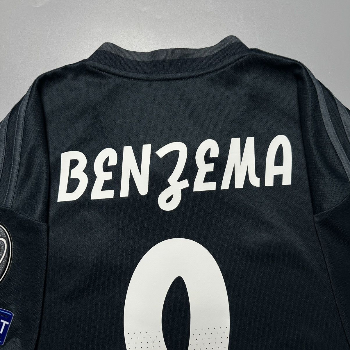 Vintage REAL MADRID ADIDAS 2018/2019 FOOTBALL AWAY JERSEY #9 BENZEMA Size US L / EU 52-54 / 3 - 11 Thumbnail