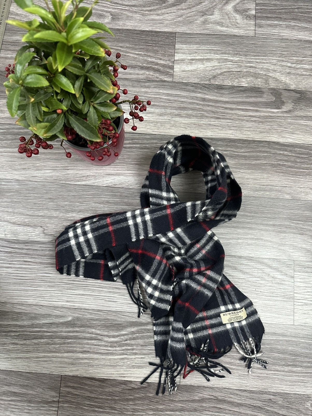 Burberry Burberry Black Nova Check Cashmere Scarf New collections Size ONE SIZE - 1 Thumbnail