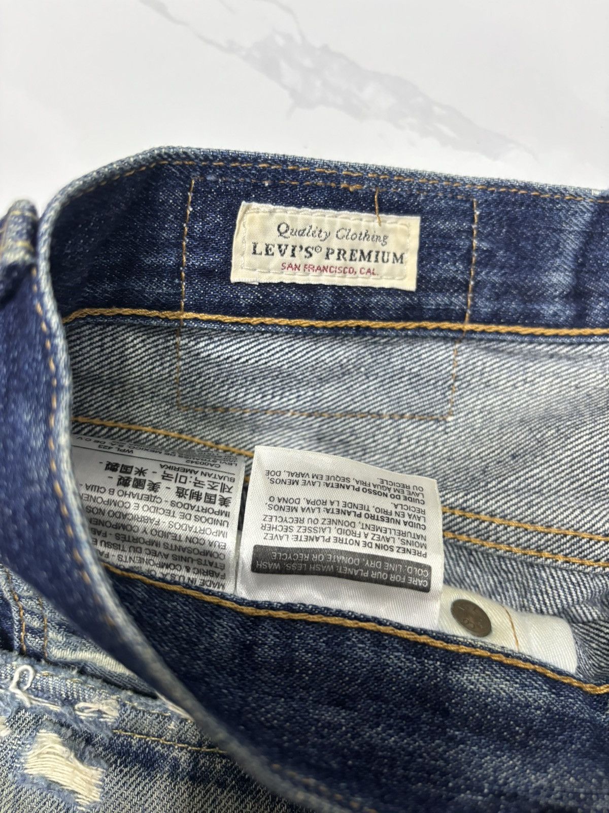 Levi's Vintage Clothing LEVIS 501 BIG E BLUE PREMIUM DISTRESSED DENIM JEANS Size US 31 - 10 Thumbnail