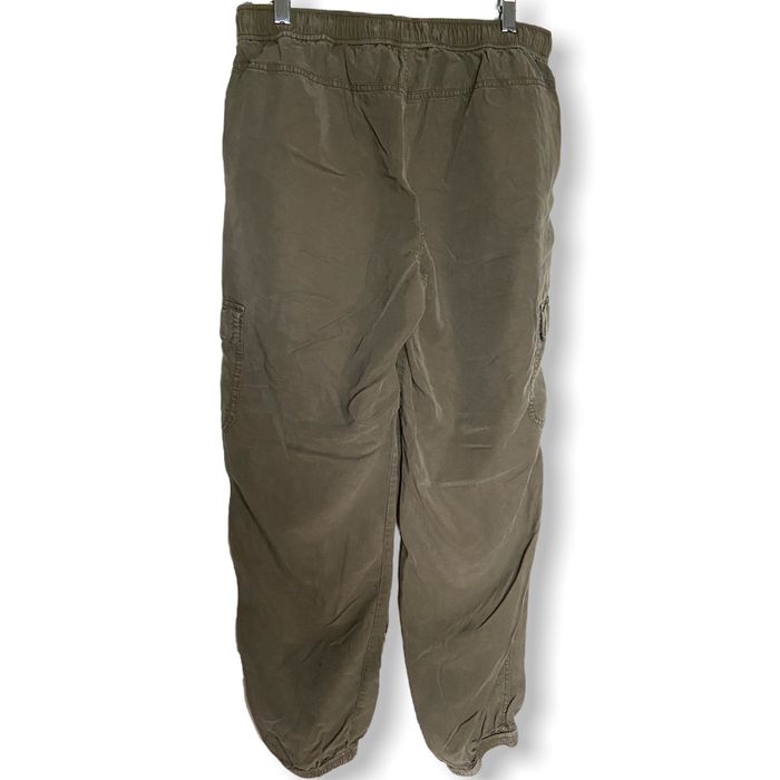 Mossimo Supply Co Women's Cargo Pants Army Green Stretch Waist