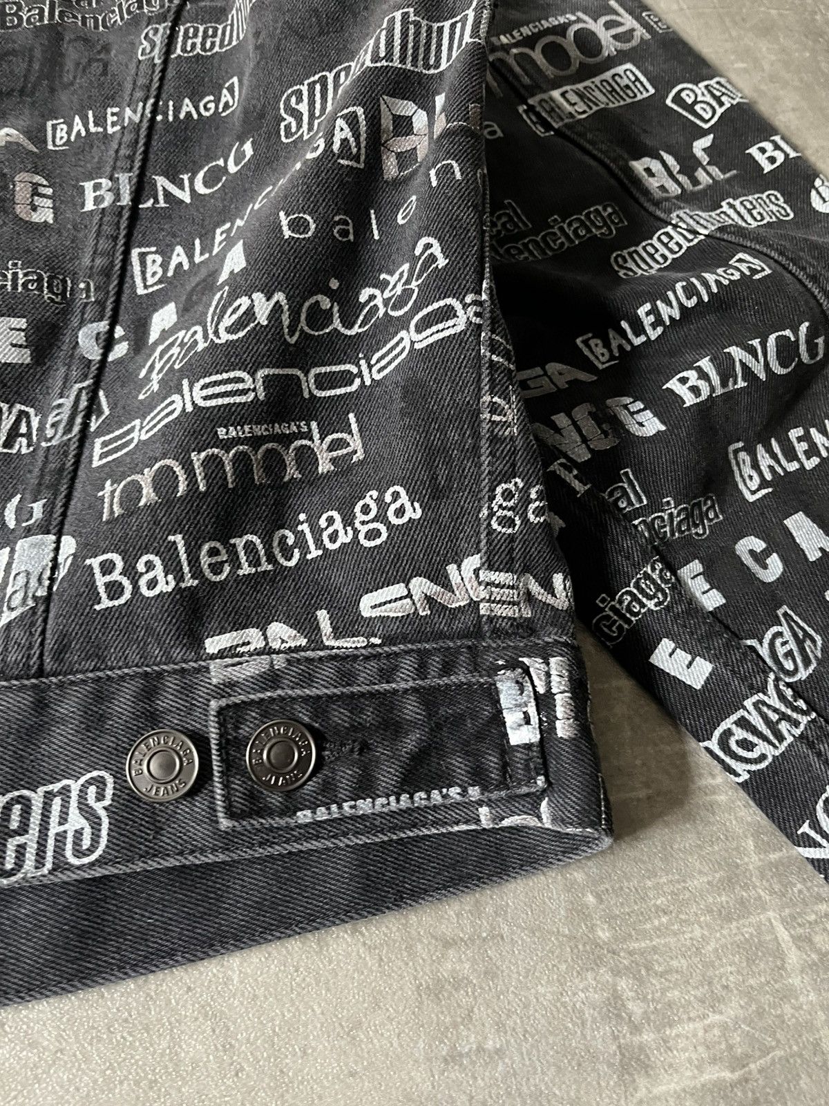 Balenciaga Balenciaga denim jacket all over print black white monogram Size US L / EU 52-54 / 3 - 12 Thumbnail