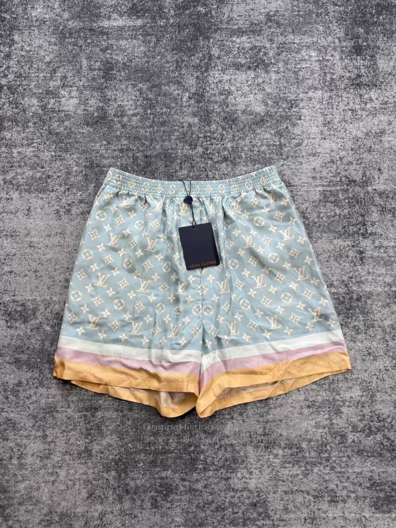 Louis Vuitton Louis Vuitton Presbyopia full print mulberry silk shorts Size US 34 / EU 50 - 1 Thumbnail