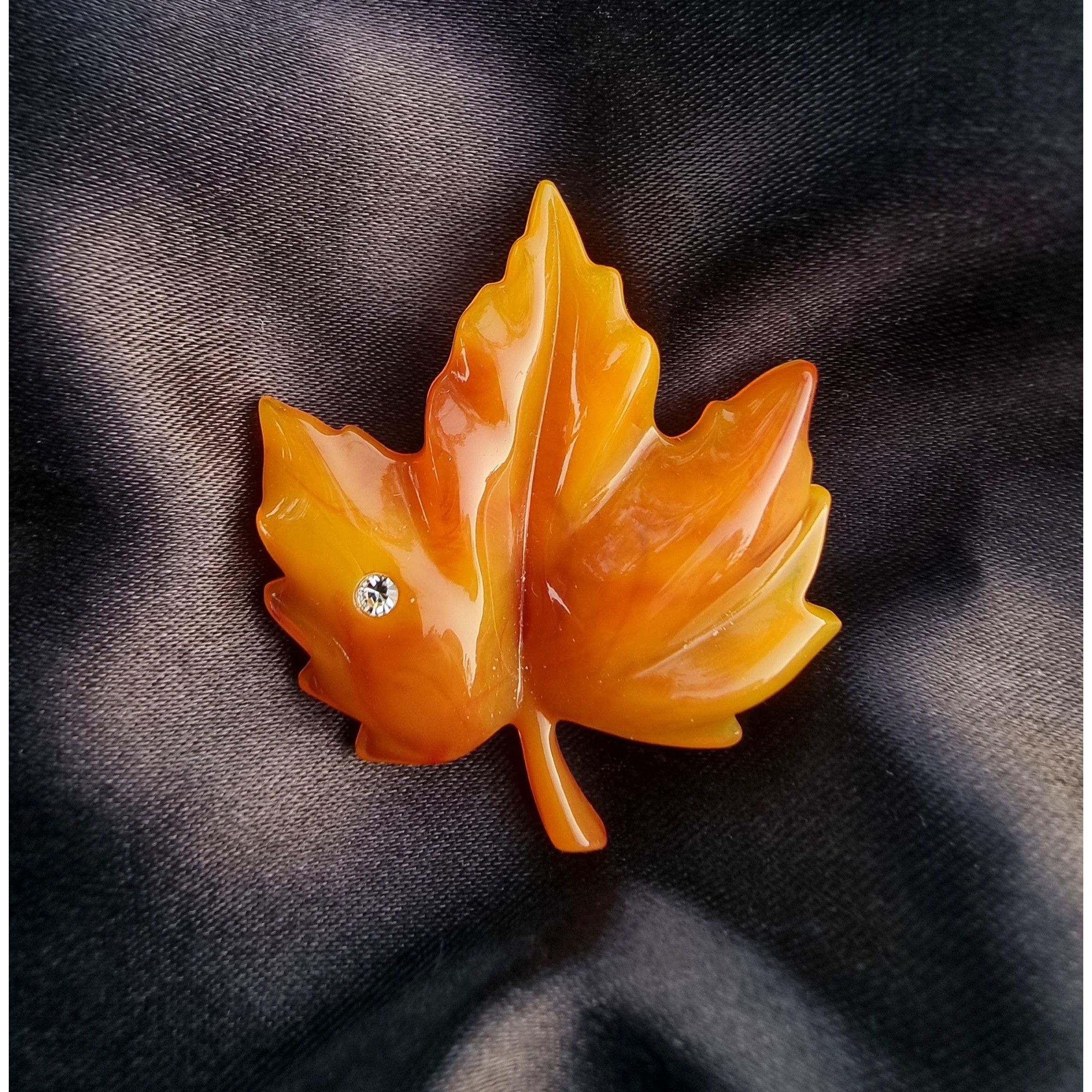 Other Vintage Avon Lucite Orange Fall Autumn Maple Leaf Brooch Pin Size ONE SIZE - 1 Thumbnail