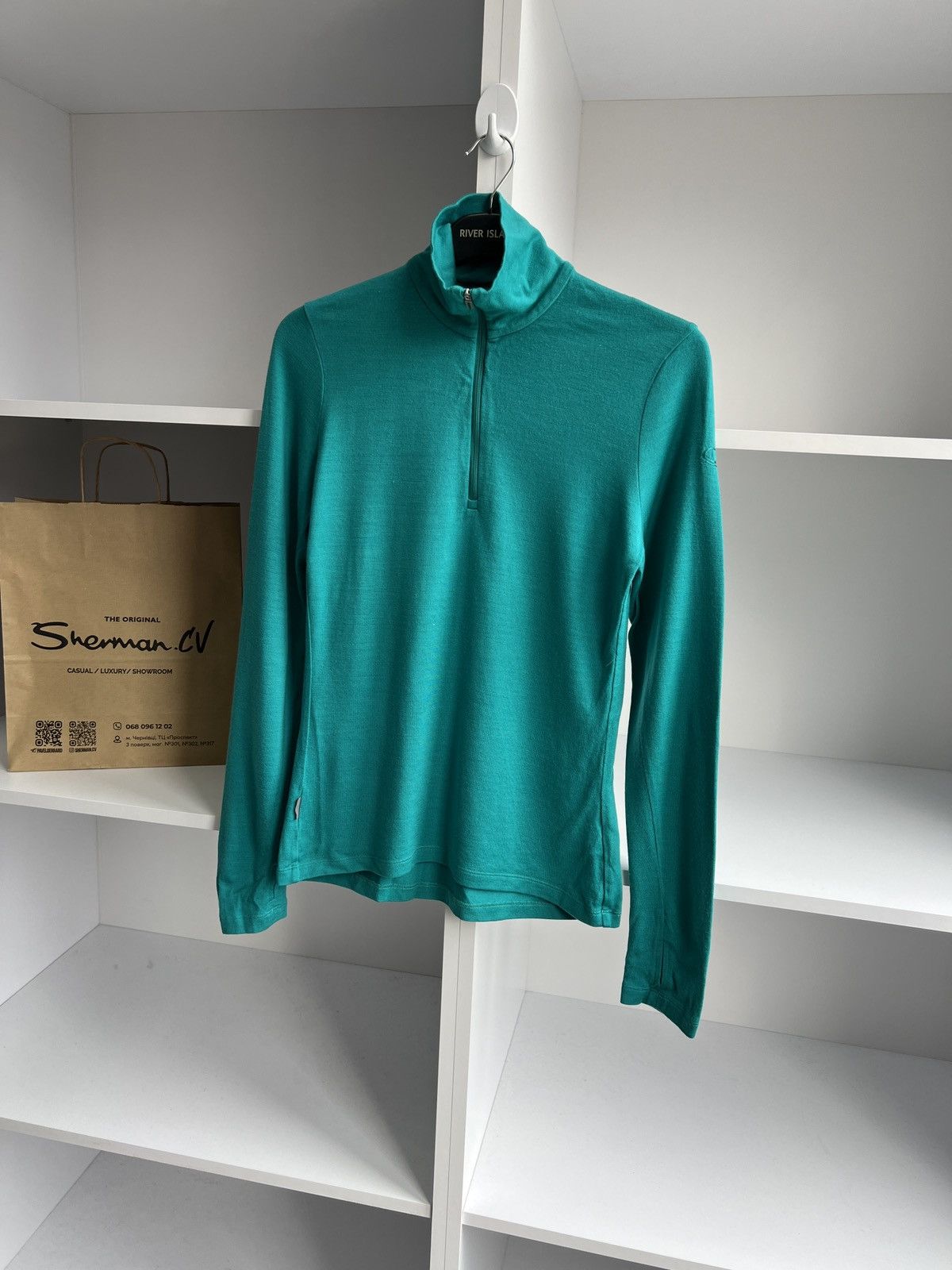 Icebreaker × Vintage Vintage Icebreaker Women’s Merino longsleeve Size M / US 6-8 / IT 42-44 - 2 Thumbnail