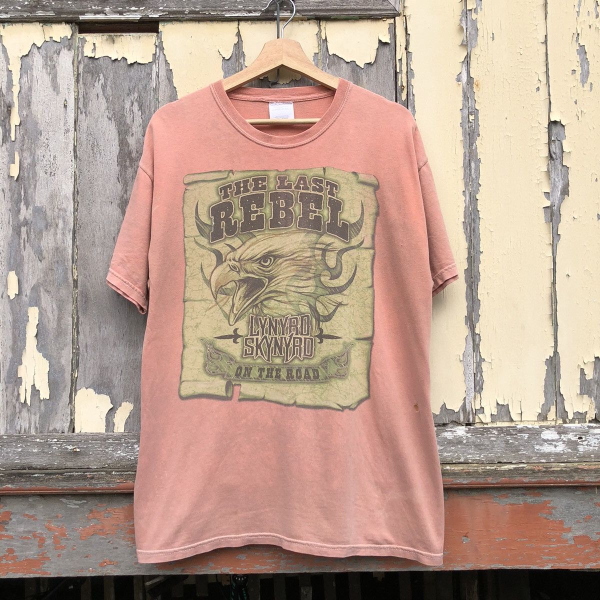 Band Tees Vintage 00’ LYNYRD SKYNYRD The Last Rebel Tshirt Size US L / EU 52-54 / 3 - 1 Thumbnail