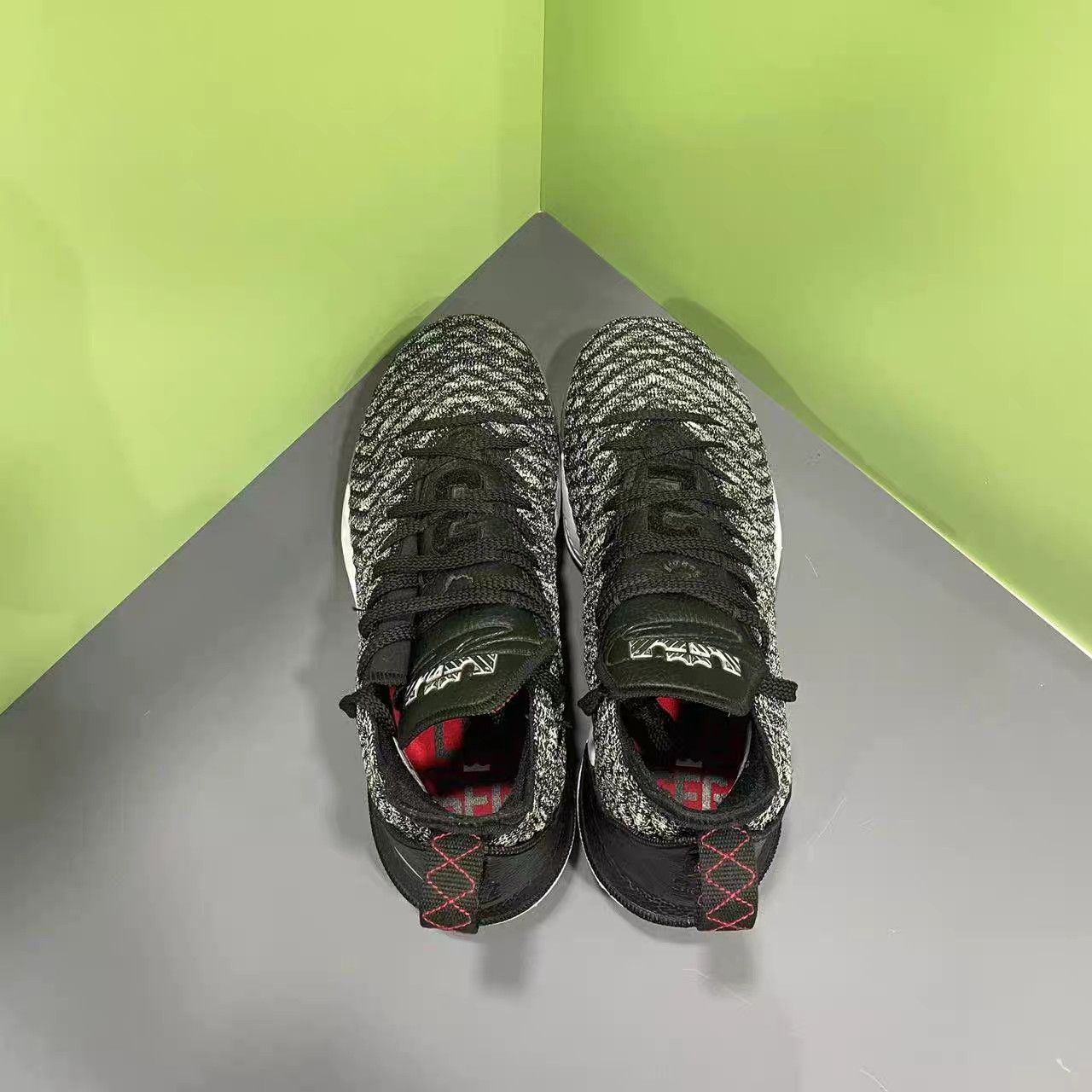 Nike Nike LeBron 16 Oreo Black & White Basketball Shoes K15 Size US 9.5 / EU 42-43 - 7 Thumbnail