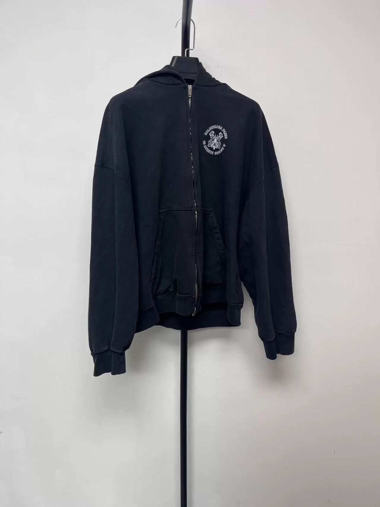 Balenciaga balenciaga logo zip hoodie in black Size US L / EU 52-54 / 3 - 1 Thumbnail