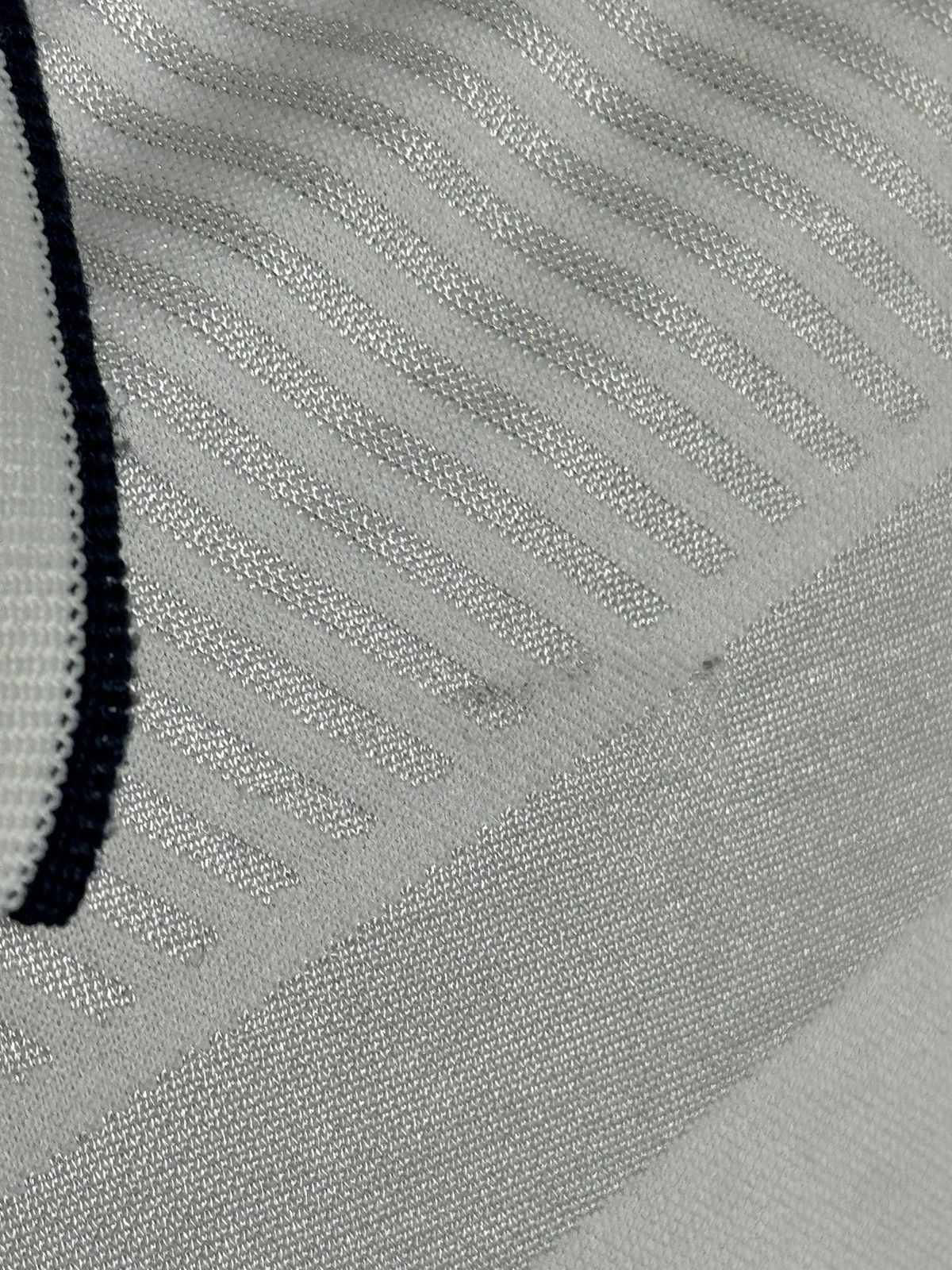 Umbro Tottenham Hotspur 93/95 Home Football Jersey Size US M / EU 48-50 / 2 - 16 Thumbnail
