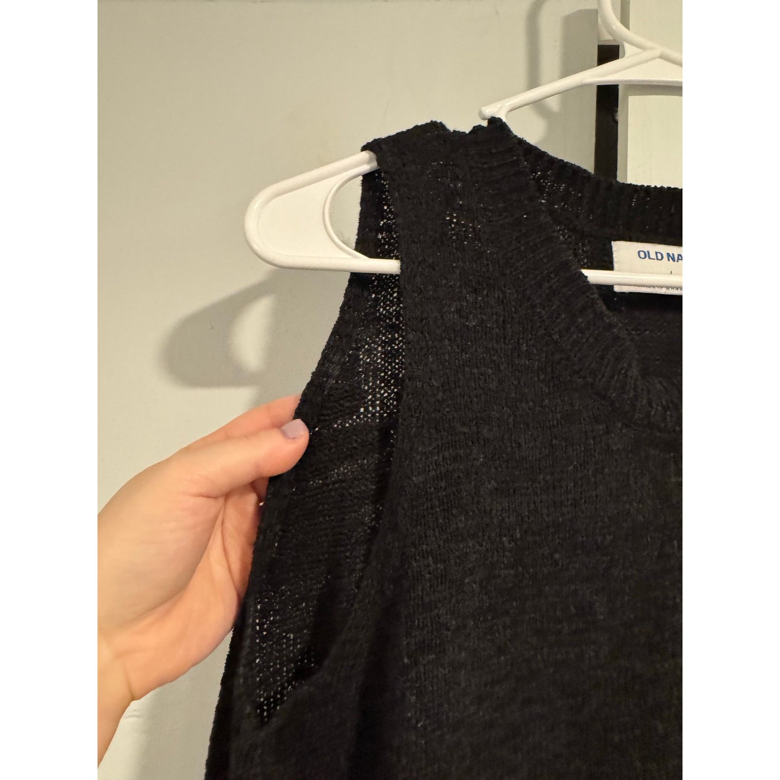 Old Navy Old Navy Lightweight Knit Sleeveless Sweater Tank Size L Size L / US 10 / IT 46 - 2 Thumbnail