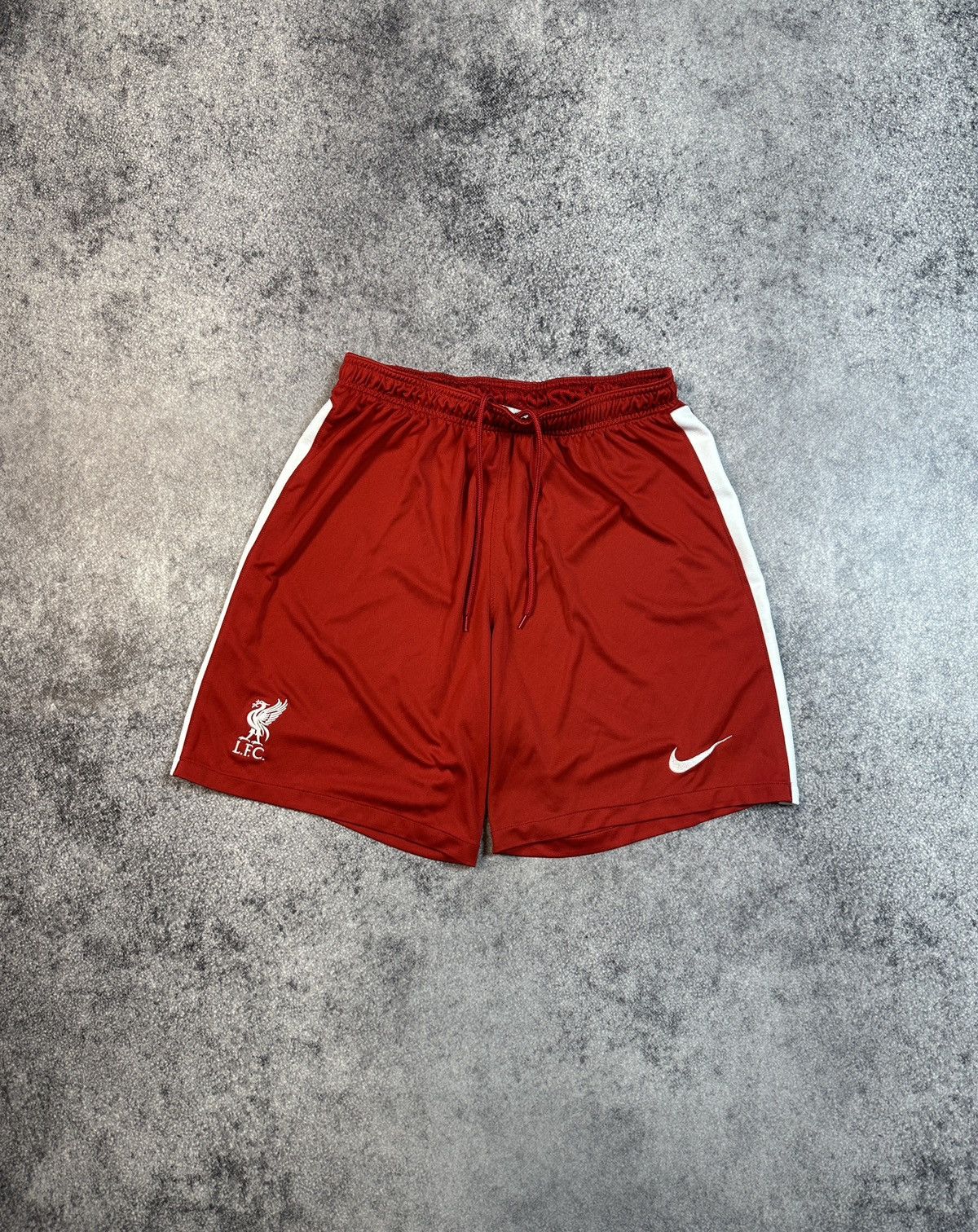 Nike Nike Liverpool Shorts Soccer Streetwear rare XL Casual VTg Size US 36 / EU 52 - 1 Thumbnail
