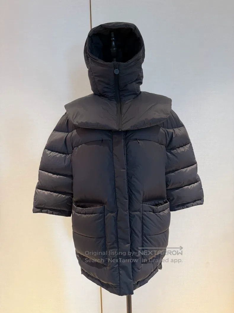 Chanel Chanel Black hooded down jacket Size XS / US 0-2 / IT 36-38 - 1 Thumbnail