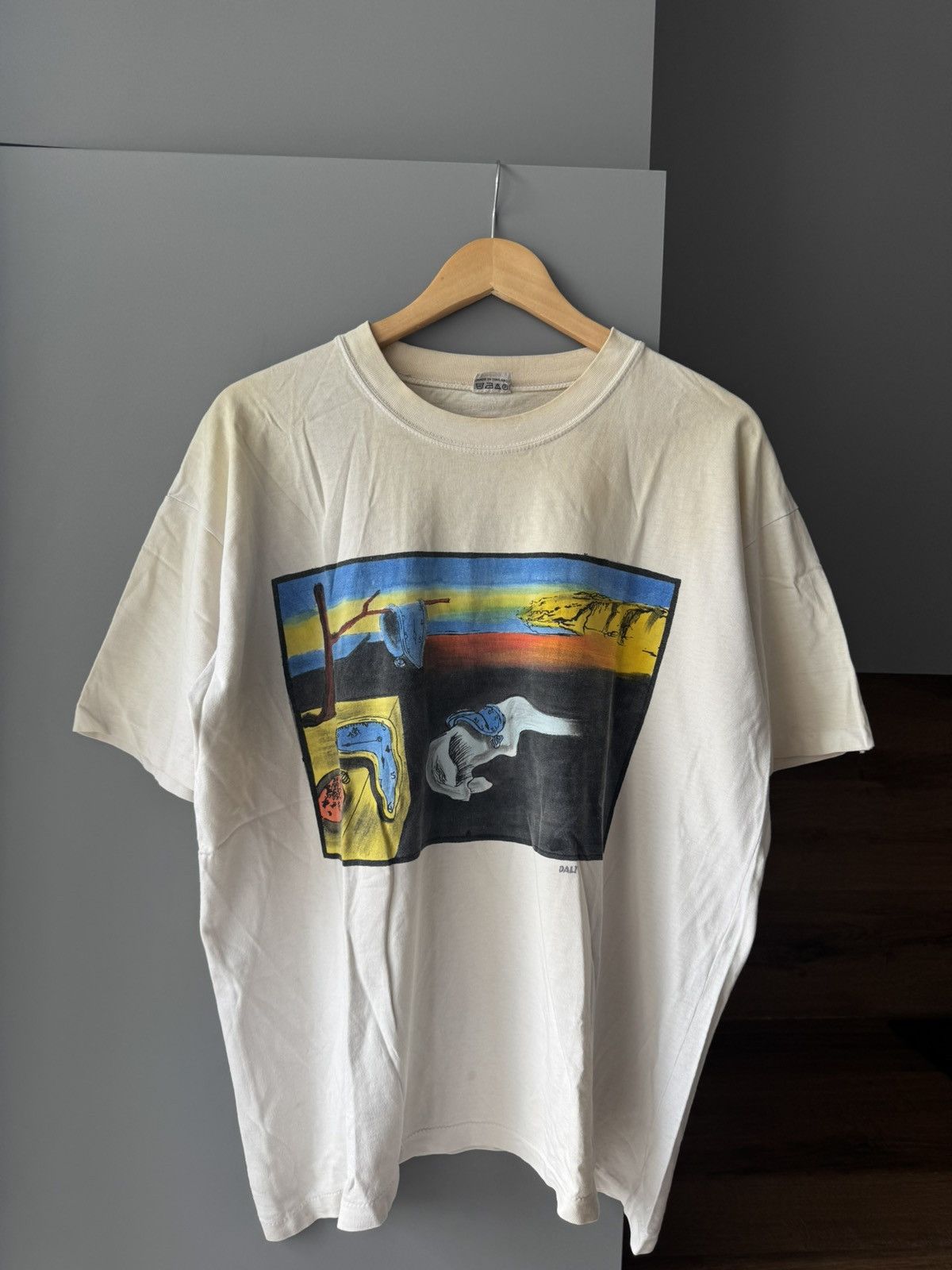 Jerzees 90s SALVADOR DALI T Disintegration of Persistence of Memory Size US L / EU 52-54 / 3 - 1 Thumbnail