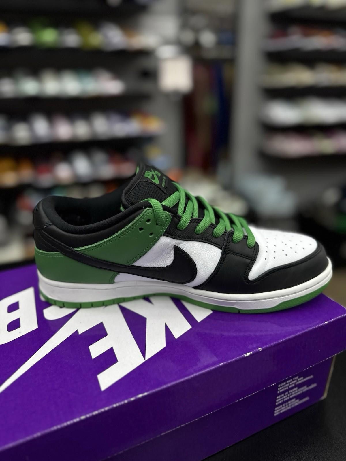 Nike Nike SB Dunk Low Green Black Toe BQ6817-302 Men Size 10 Size US 10 / EU 43 - 4 Thumbnail