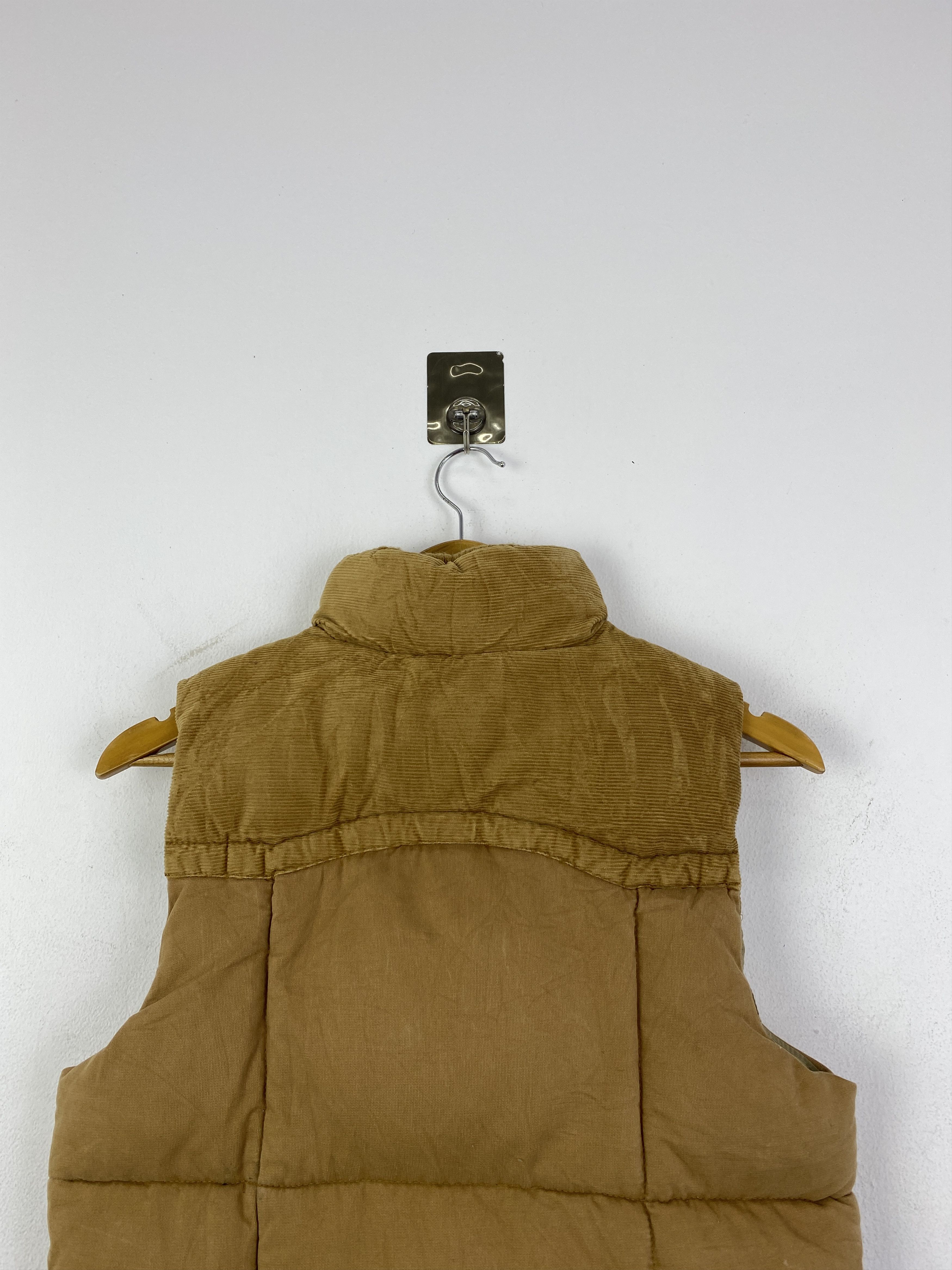 Gap Vintage Y2K GAP Tan Puffer Vest Corduroy Yoke Quilted JA0203 Size US XS / EU 42 / 0 - 4 Thumbnail
