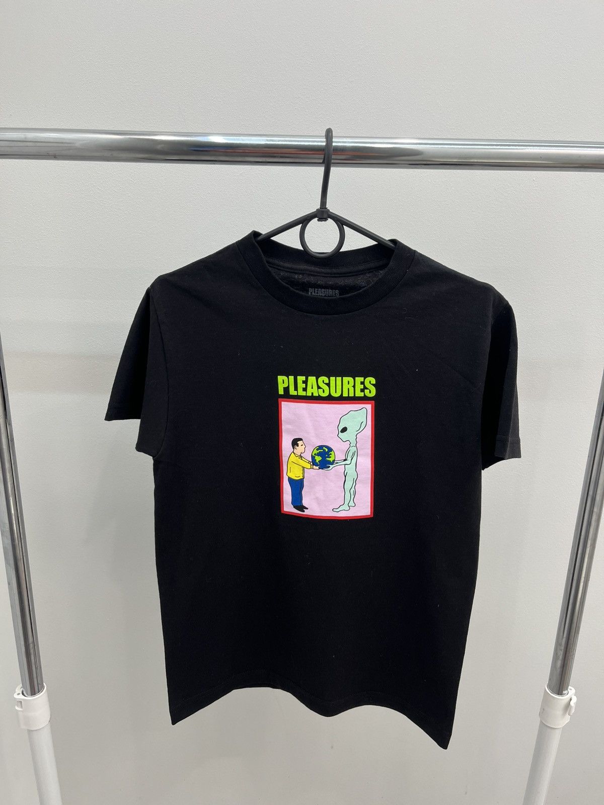 Pleasures Pleasures Alien World Printed Cotton Tee T-shirt Size US S / EU 44-46 / 1 - 1 Thumbnail