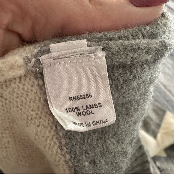 Express Vintage Express 100% Wool V-Neck Sweater in Gray Stripes Y2K Size US L / EU 52-54 / 3 - 6 Thumbnail