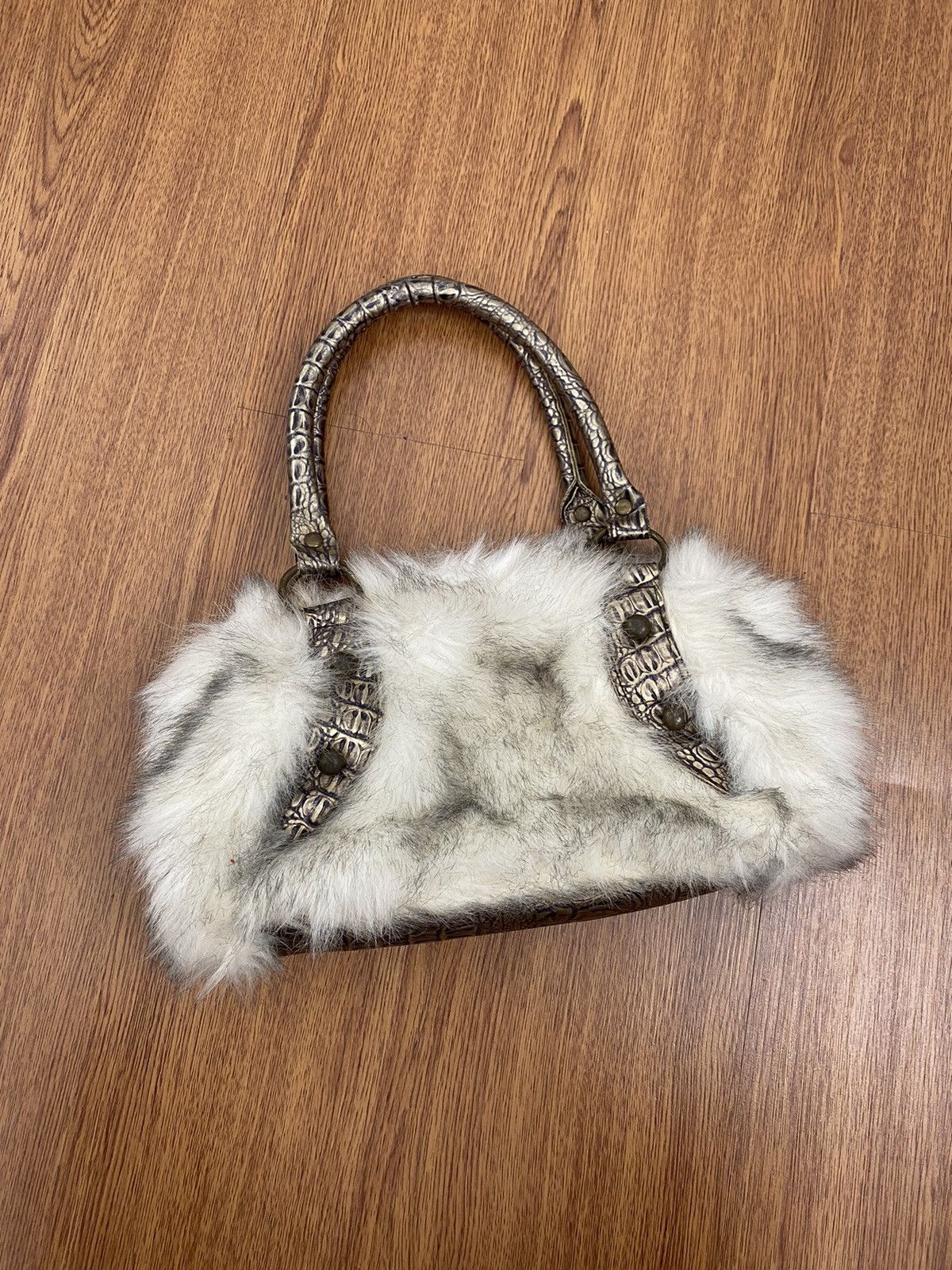 Beauty Beast Raccoon Fur + Alligator leather handle bag Size ONE SIZE - 2 Thumbnail