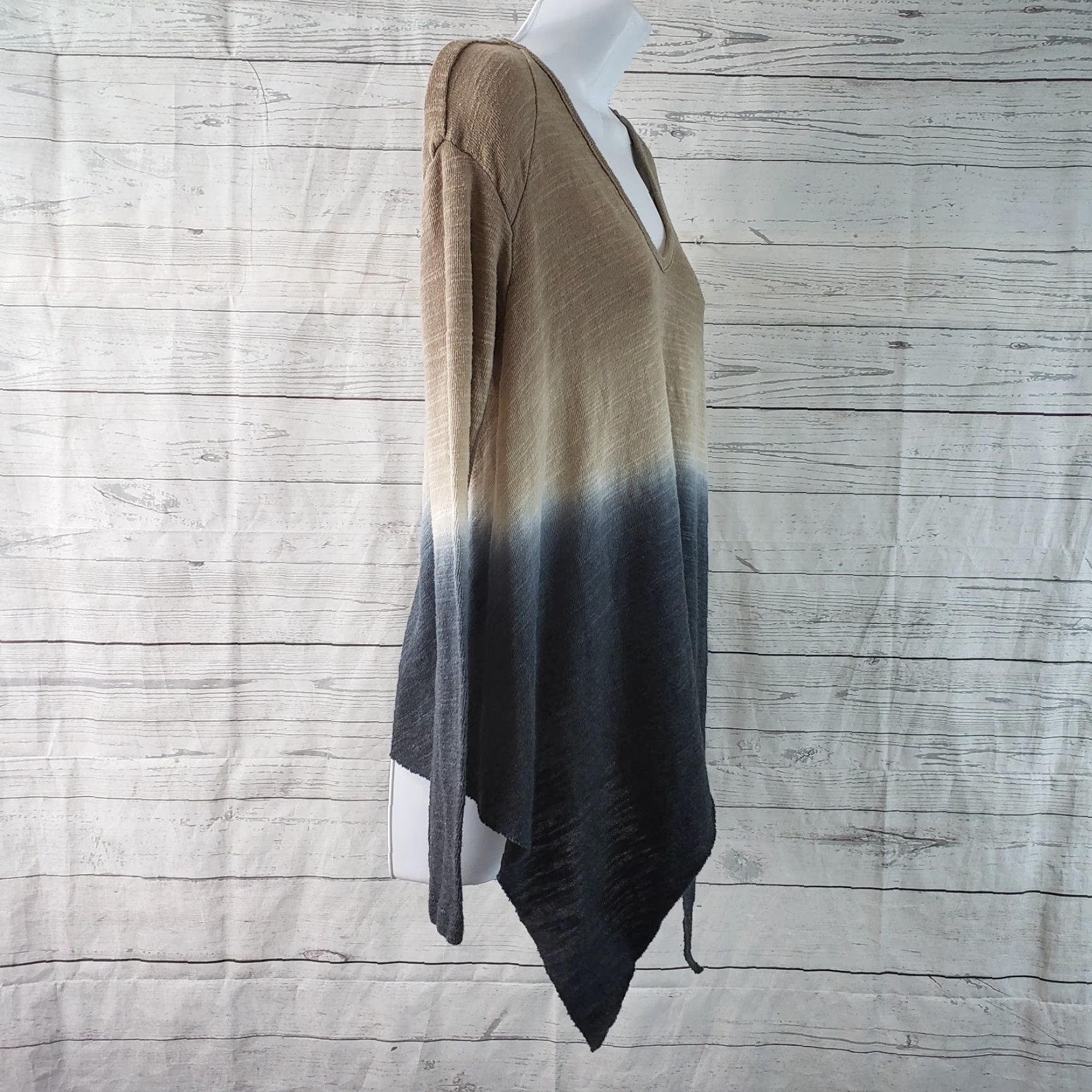 Young Fabulous & Broke VINTAGE Young Fabulous & Broke Gabby Sweater Top XS Blue Tan Ombre Dip Dyed Women Pullover V-Neck Long Sleeve Jersey Poly Blend Size XS / US 0-2 / IT 36-38 - 3 Thumbnail