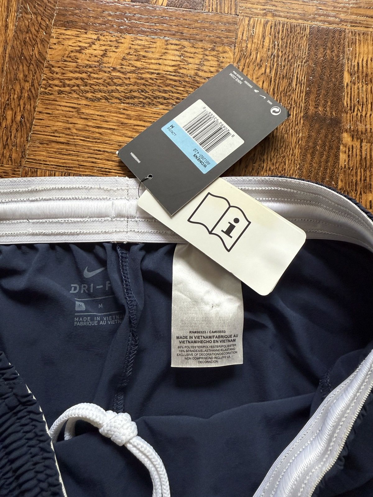 Nike Nike University of North Carolina Lacrosse Skirt NWT Size 30" / US 8 / IT 44 - 2 Thumbnail