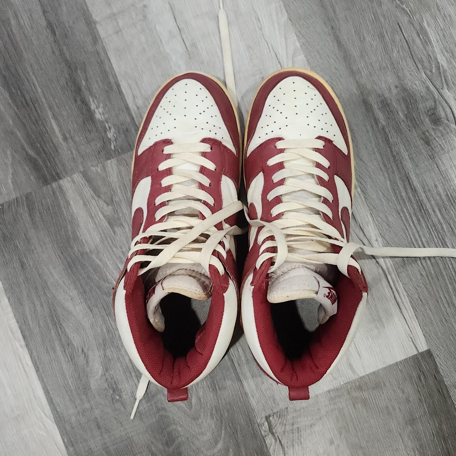 Nike Vintage 2008 Dunk High St John Red Mens 9 / 318544-161 RARE Size US 9 / EU 42 - 4 Thumbnail