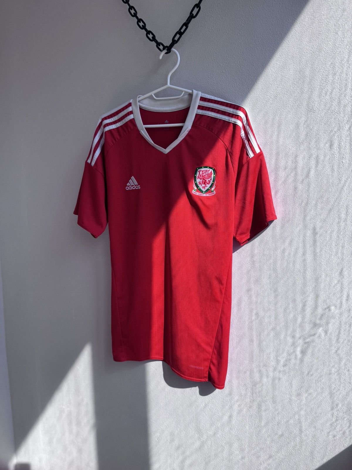 Adidas WALES 2016 2017 HOME FOOTBALL SHIRT SOCCER JERSEY ADIDAS M Size US M / EU 48-50 / 2 - 2 Thumbnail