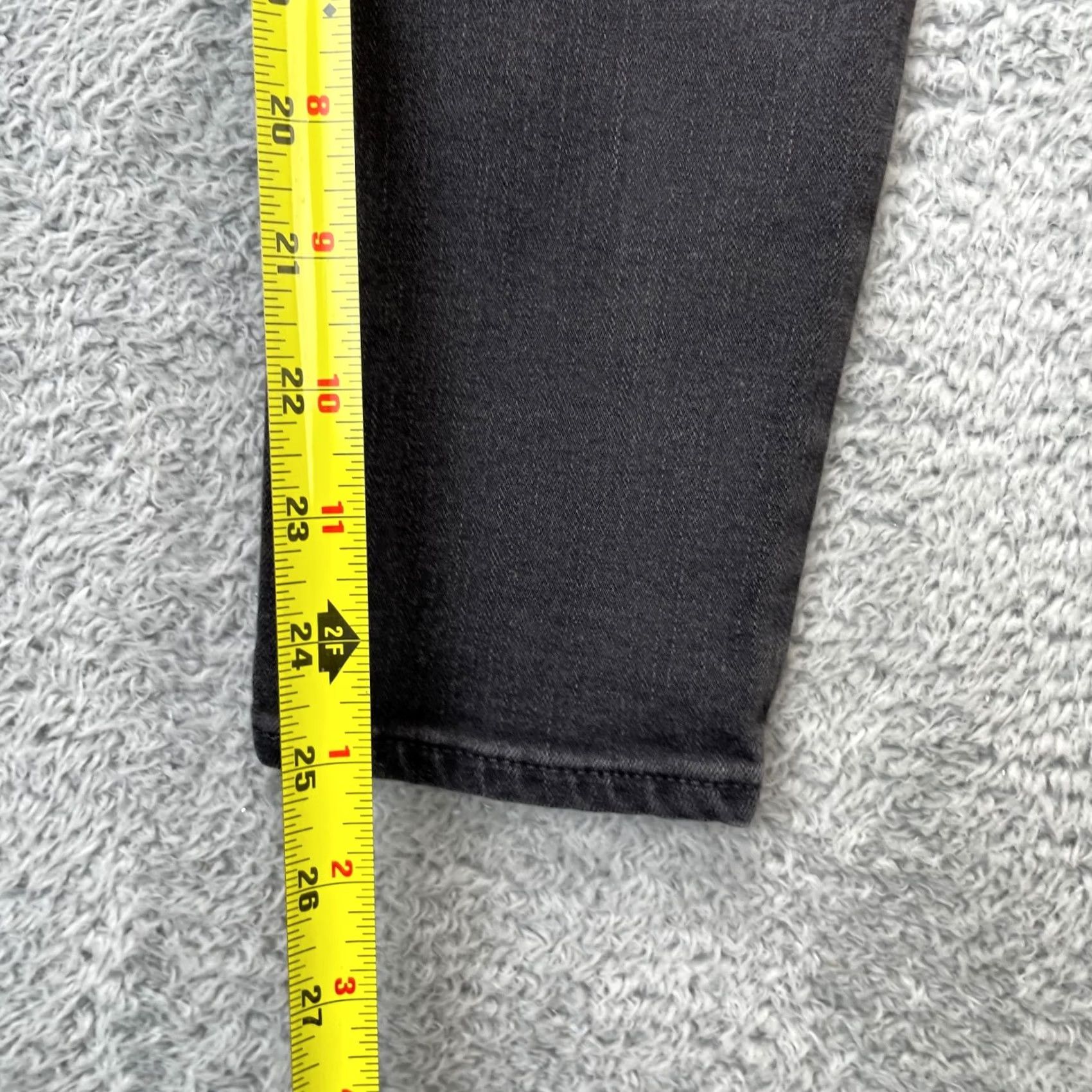 Levi's Levis 711 Jeans Womens 26 Black Skinny Leg Denim Dark Wash Logo Cotton Stretch Jeans Size 26" / US 2 / IT 38 - 7 Thumbnail