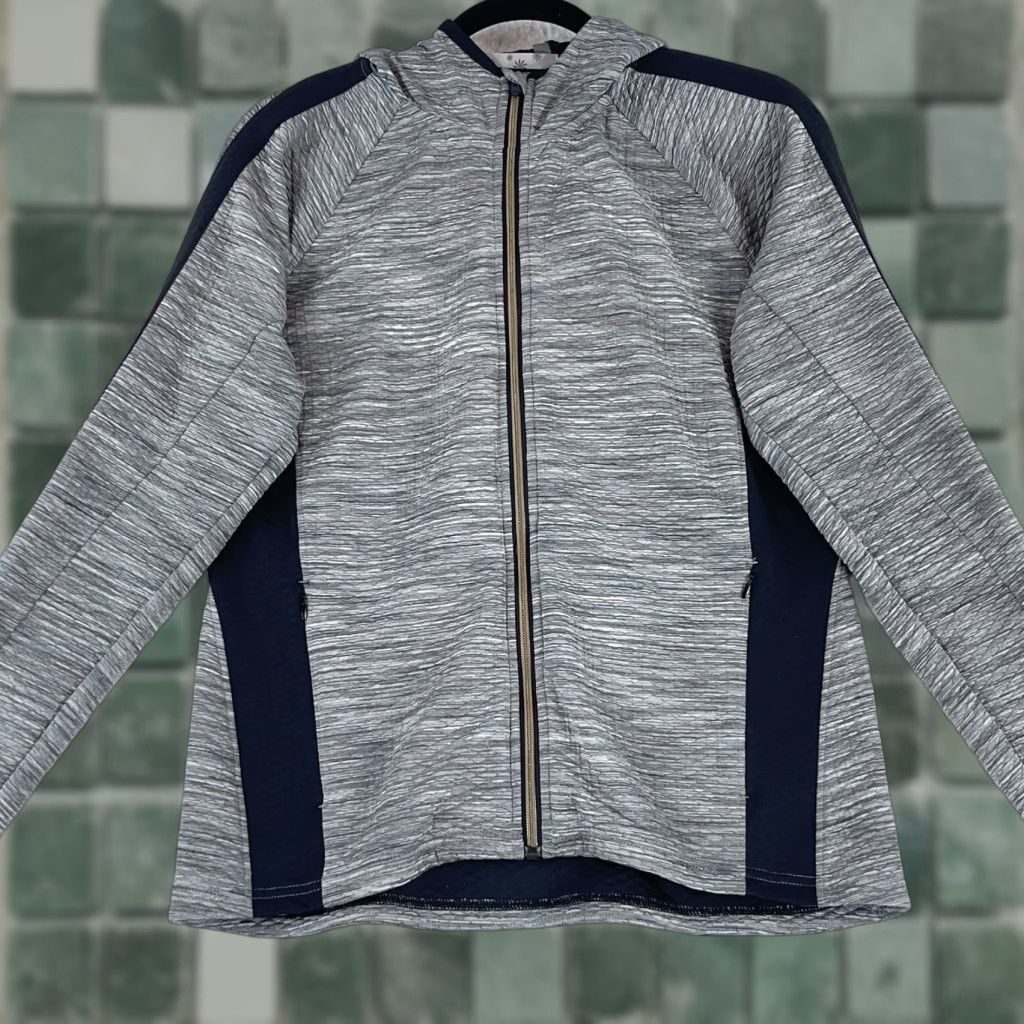 Athleta Athleta Snowscape Quilted Hoodie Jacket Womens Large Gray Long Sleeve Zip Up Size L / US 10 / IT 46 - 1 Thumbnail