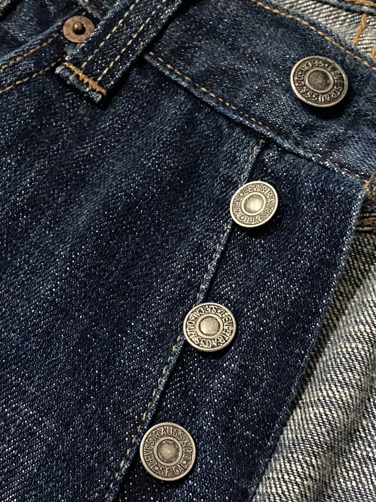 Levi's × Levi's Vintage Clothing Men Levis Vintage 501 Straight Leg Button Fly 4093 i' Size US 31 - 11 Thumbnail
