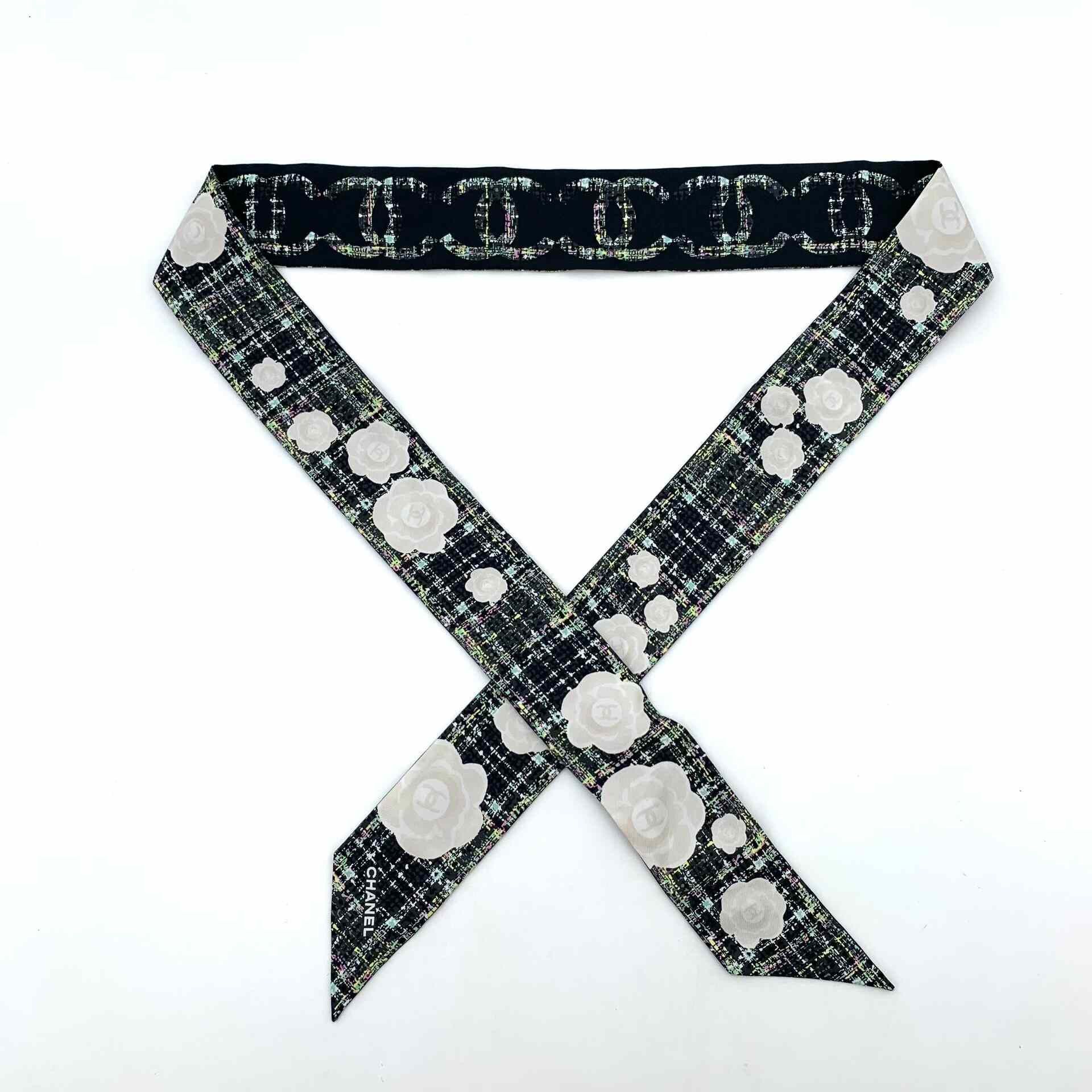 Chanel Chanel Silk Printed Green Scarf M Men Size ONE SIZE - 1 Thumbnail