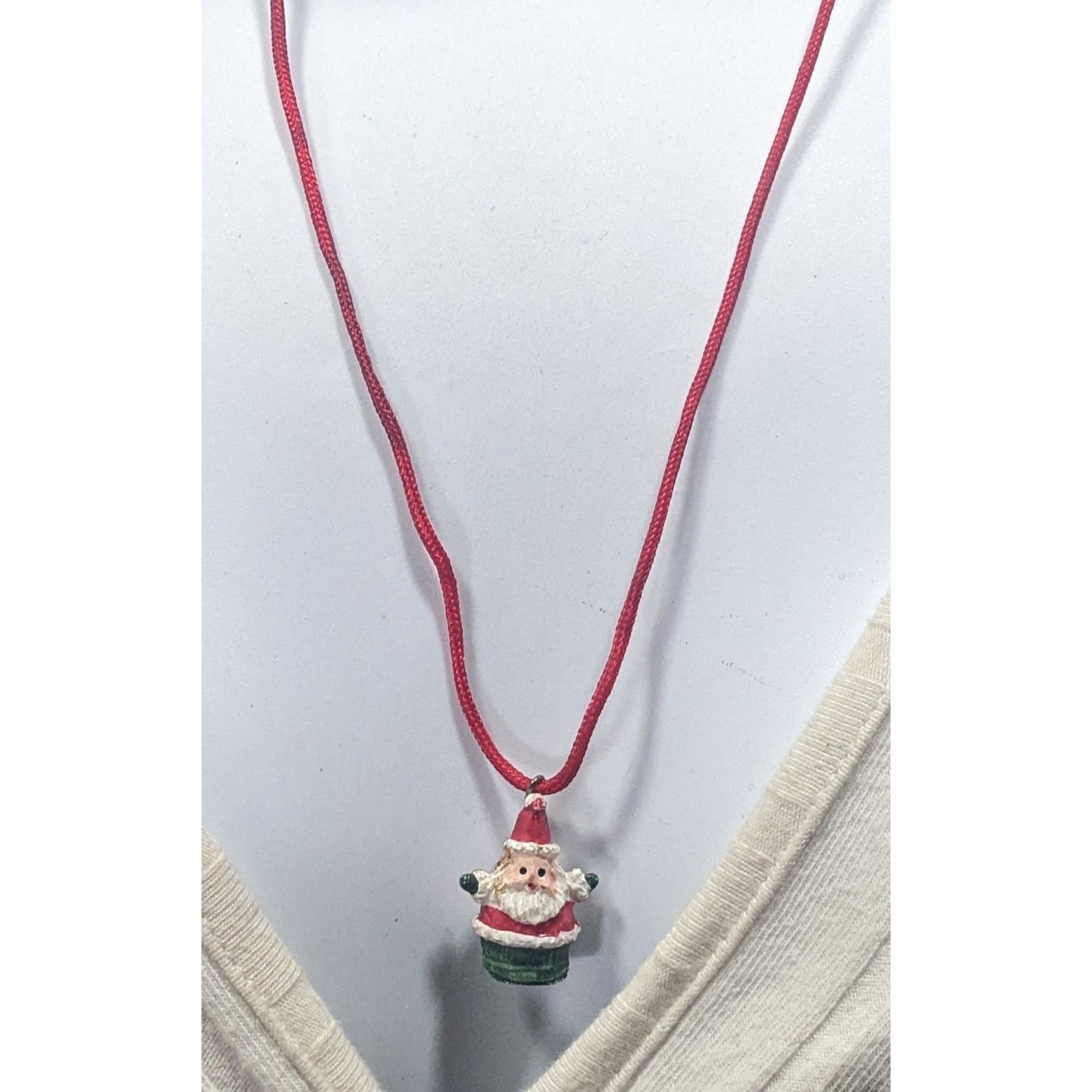 Other Dainty Christmas Themed Santa Pendant Necklace Size ONE SIZE - 4 Thumbnail