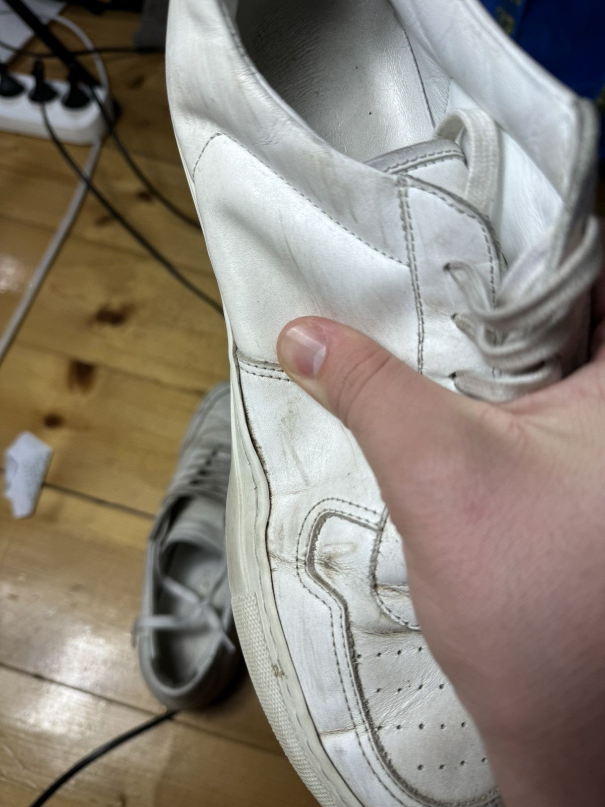 Common Projects Common Projects Bball Distressed Low Leather Sneakers Size US 7 / EU 40 - 16 Thumbnail