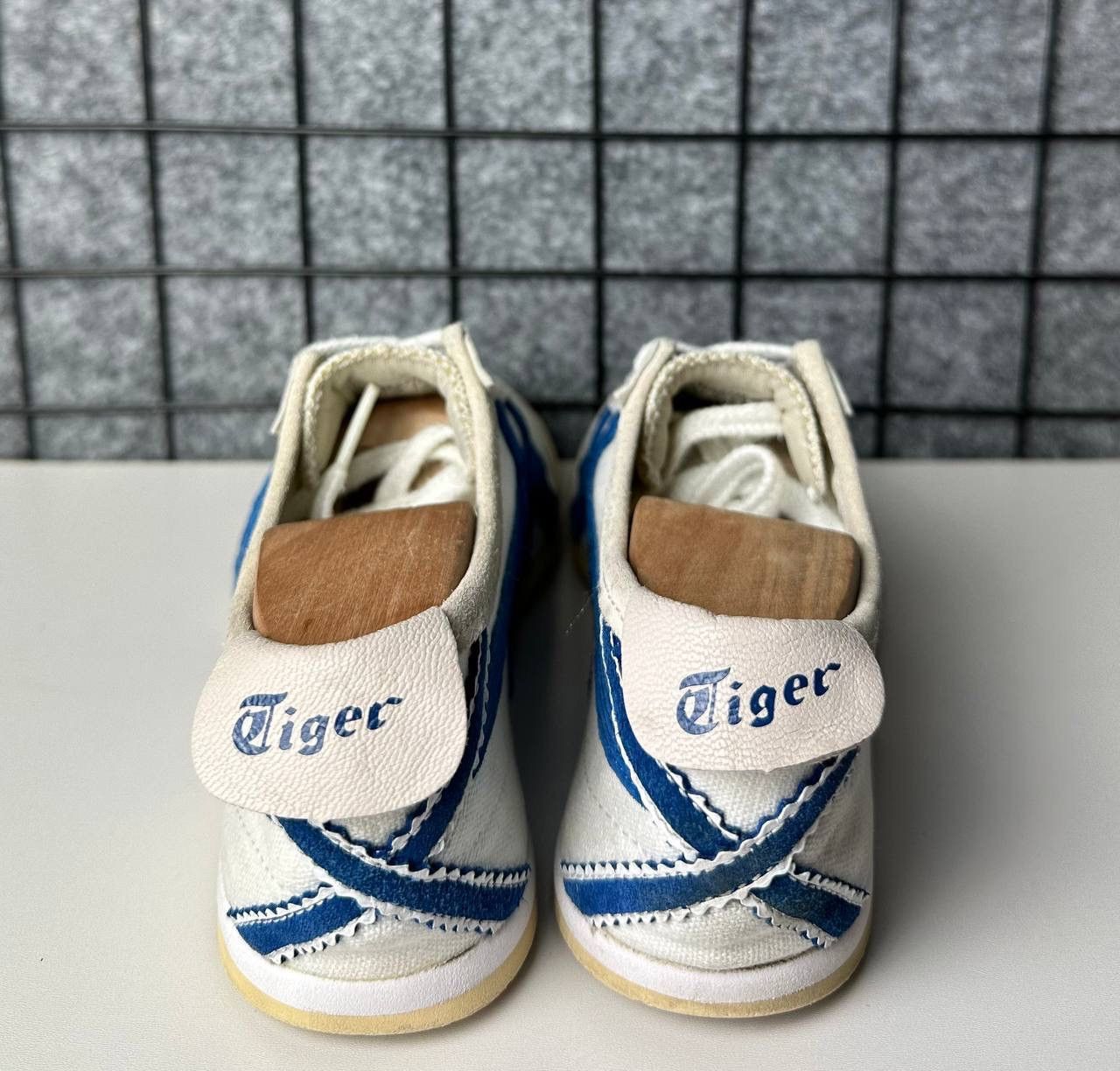 Asics Asics onitsuka tiger sneakers size 6 us Size US 6 / EU 39 - 6 Thumbnail