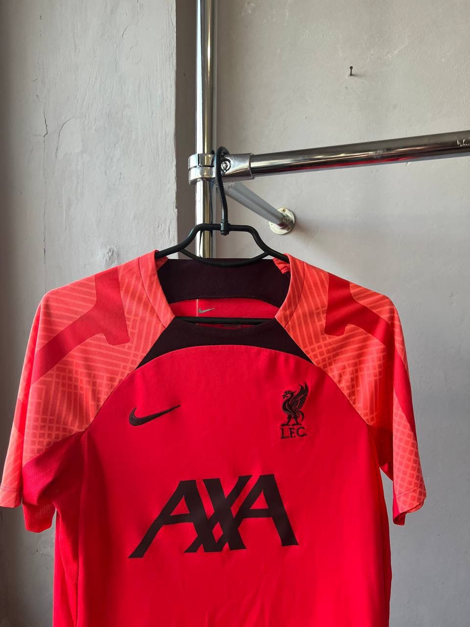 Nike 2022/23 LIVERPOOL TRAINING SOCCER FOOTBALL SET JERSEY SHORTS Size US S / EU 44-46 / 1 - 5 Thumbnail