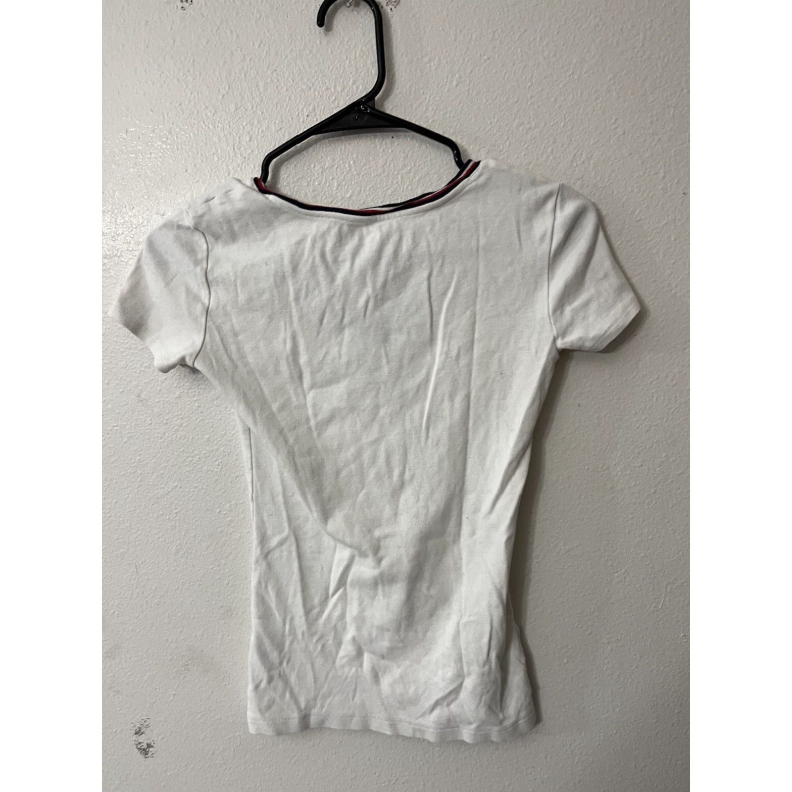 Tommy Hilfiger VINTAGE Tommy Hilfiger Womens T-Shirt Jersey Short Sleeve V-Neck Cotton 2XS White Casual Size XXS / US 00 / IT 34 - 3 Thumbnail