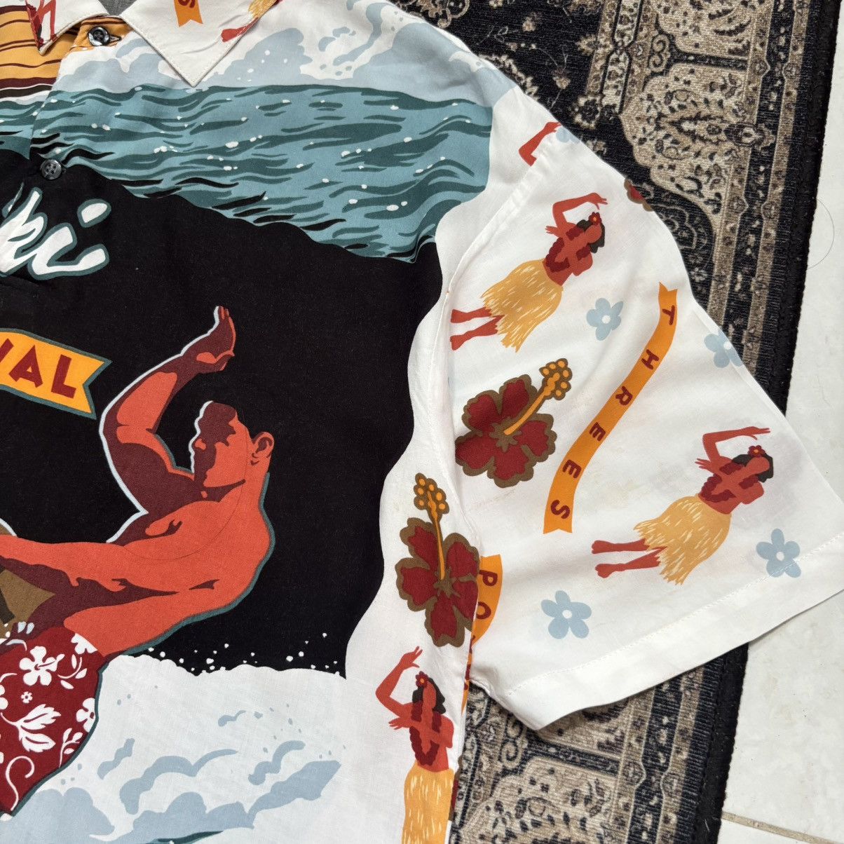 Japanese Brand Vintage Hawaiian Style Waikiki Surf Festival All Over Print Size US L / EU 52-54 / 3 - 5 Thumbnail