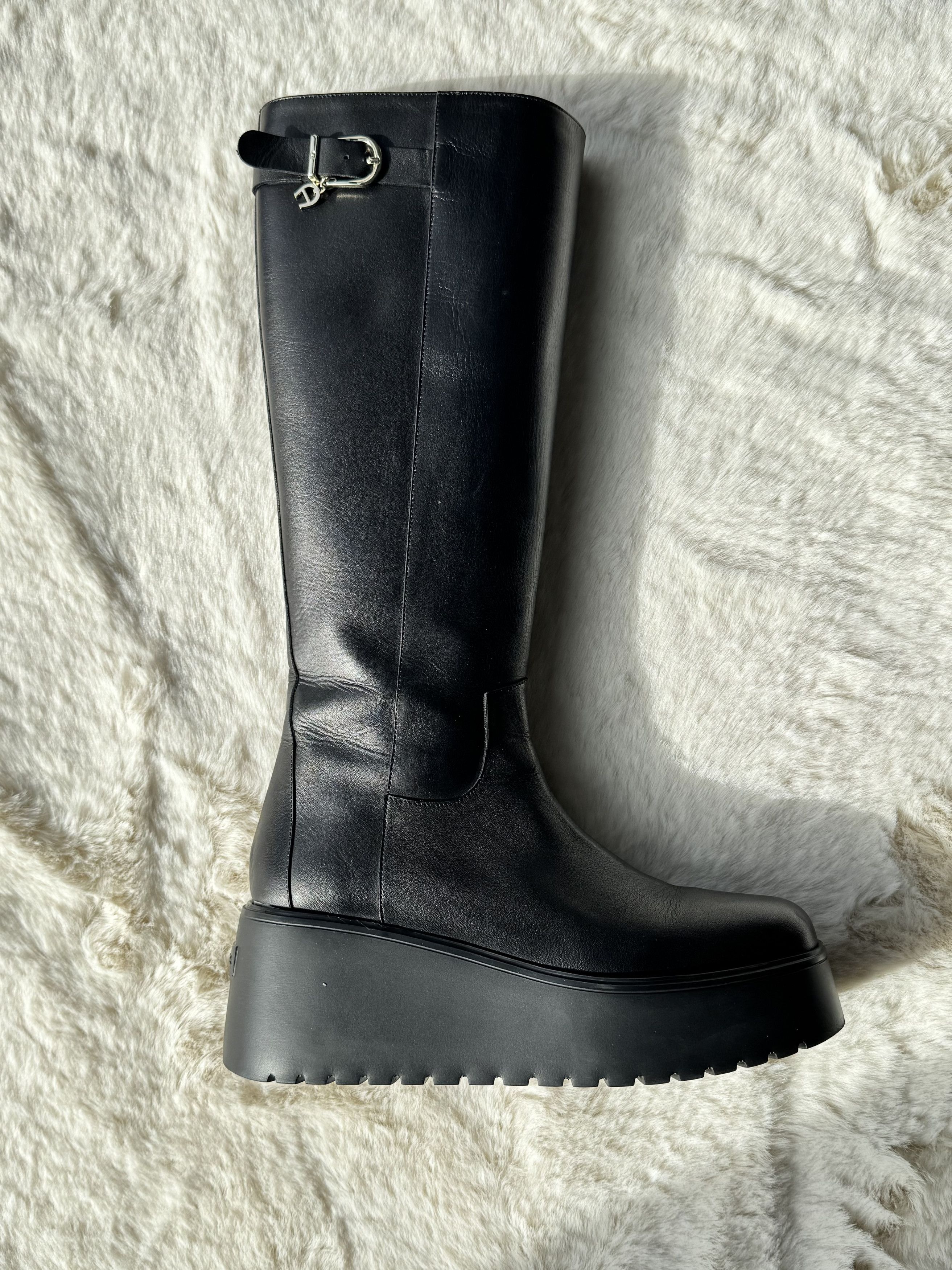Aigner Aigner Stella black leather boots on platforms 39 Size US 9 / IT 39 - 2 Thumbnail