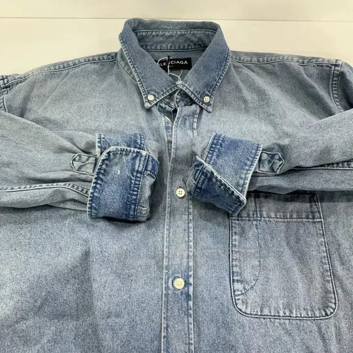 Balenciaga Balenciaga Denim Long Sleeve Button. Size US M / EU 48-50 / 2 - 5 Thumbnail