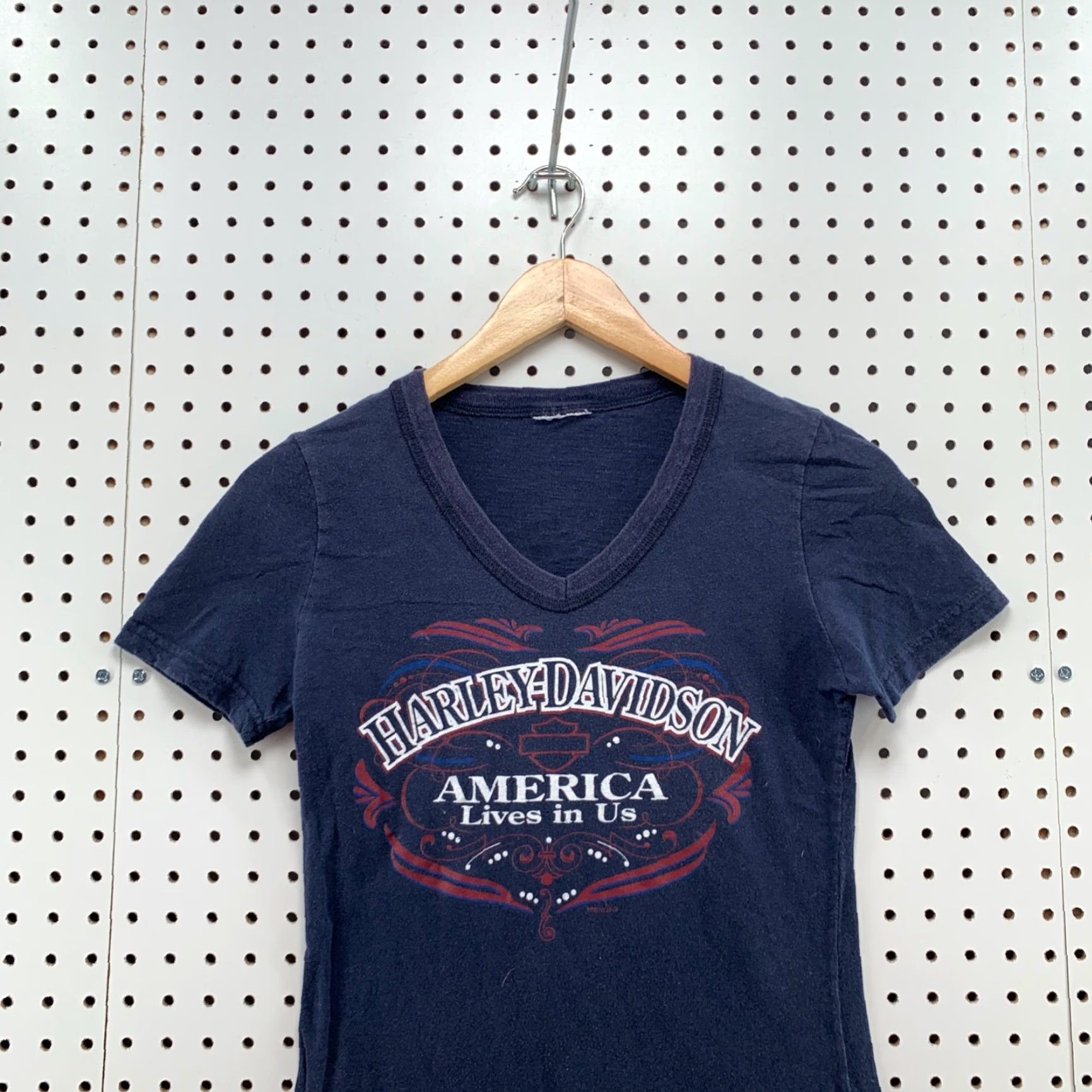 Harley Davidson HARLEY-DAVIDSON Women's T-Shirt Small Blue V-Neck Motorcycle City Theme Cap Sleeve Size 28" / US 6 / IT 42 - 2 Thumbnail