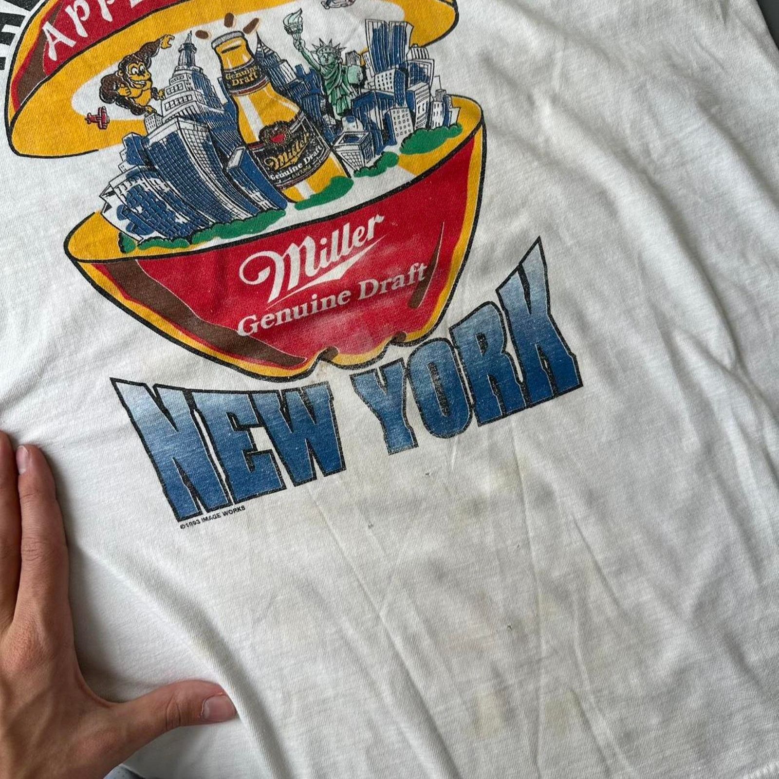 Vintage Vintage 80s Thrashed NYC Miller Lite Graphic White Tee Size US M / EU 48-50 / 2 - 8 Thumbnail