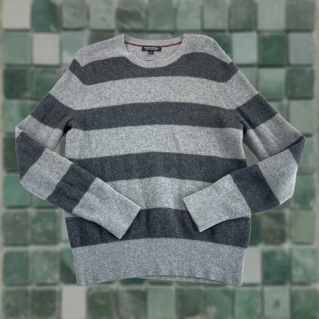 Banana Republic Banana Republic Sweater Men L Gray Striped Merino Wool Crew Neck NWOT Size US L / EU 52-54 / 3 - 1 Thumbnail