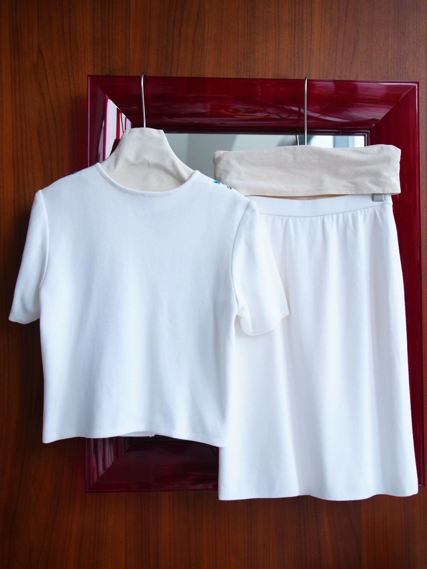 Yves Saint Laurent YSL Vintage Knit Embroidered Short Sleeve Top Skirt Set S-M Size M / US 6-8 / IT 42-44 - 3 Thumbnail