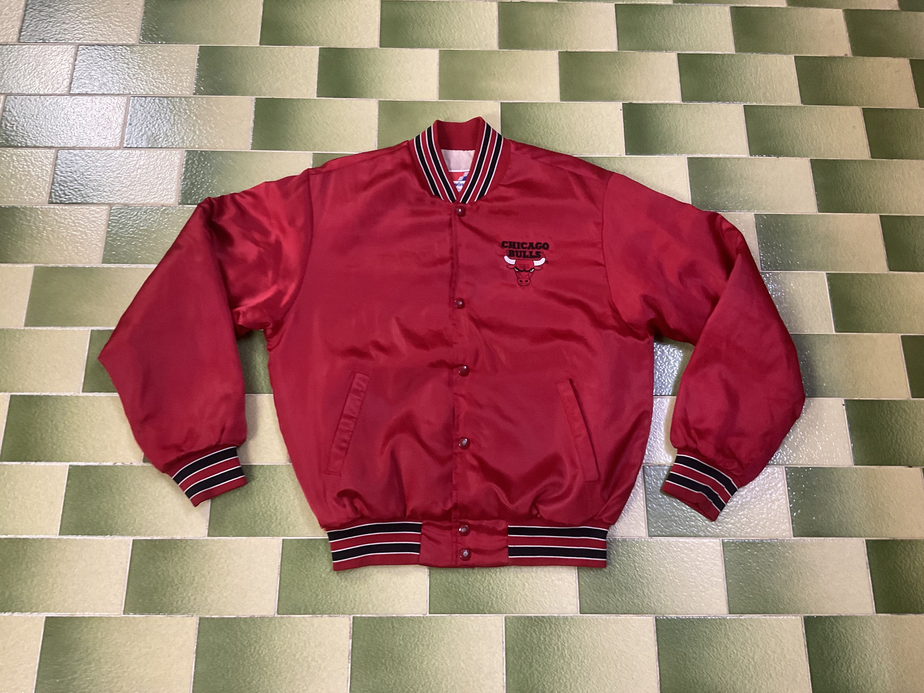 NBA Vintage 90s Swingster NBA Chicago Bulls Satin Bomber Jacket Size US M / EU 48-50 / 2 - 1 Thumbnail