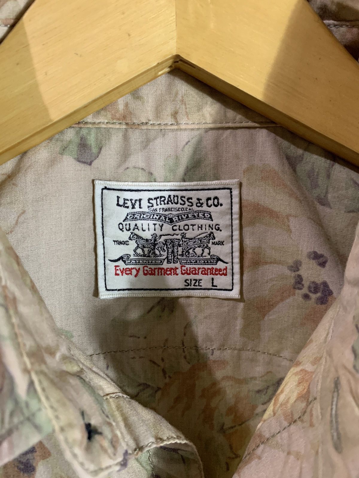 Levi's × Levi's Vintage Clothing × Vintage Vintage Levi's Western Flowers Studded Shirt Size US L / EU 52-54 / 3 - 6 Thumbnail
