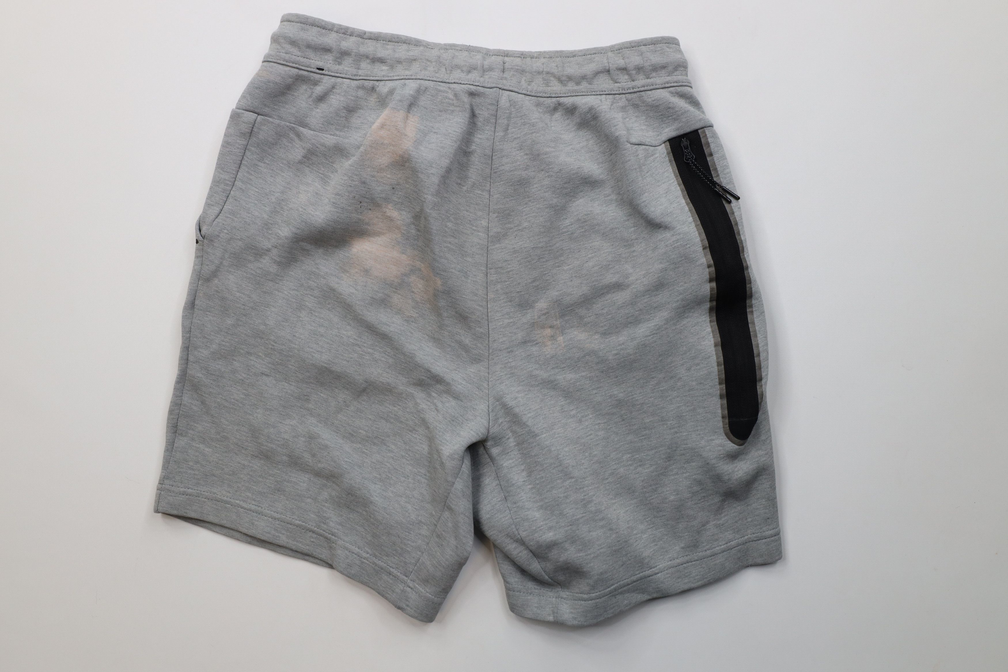 Nike Nike Tech Fleece Spell Out Above Knee Sweatpants Shorts Size US 30 / EU 46 - 8 Thumbnail
