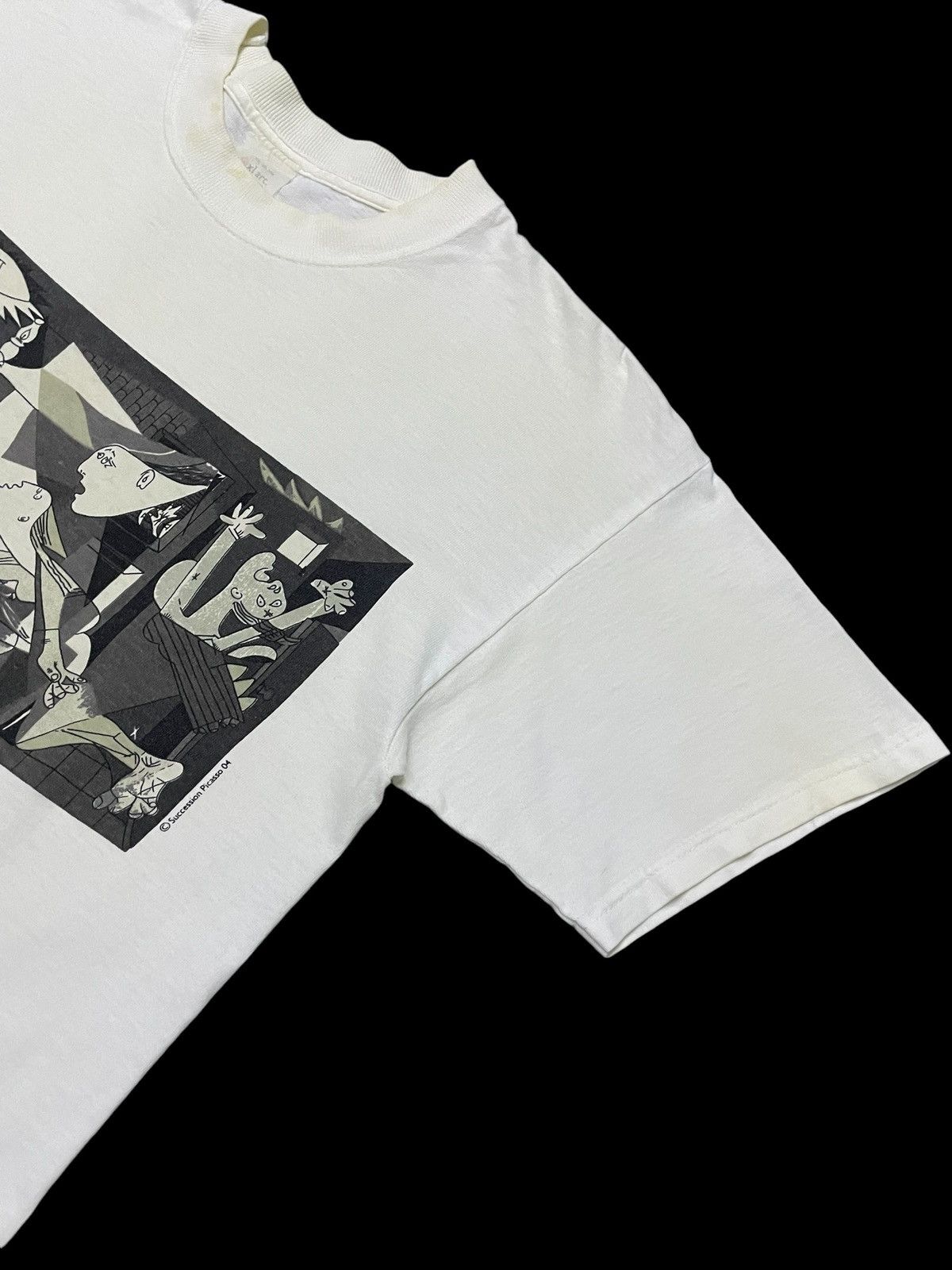 Vintage Vintage 90s Pablo picasso Guernica 1937 Painting Art Tshirt Size US M / EU 48-50 / 2 - 3 Thumbnail