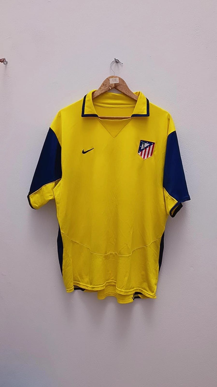 Nike Atlético Madrid Away Jersey 2003/04 – Yellow – Nike – Size L Size US L / EU 52-54 / 3 - 1 Thumbnail