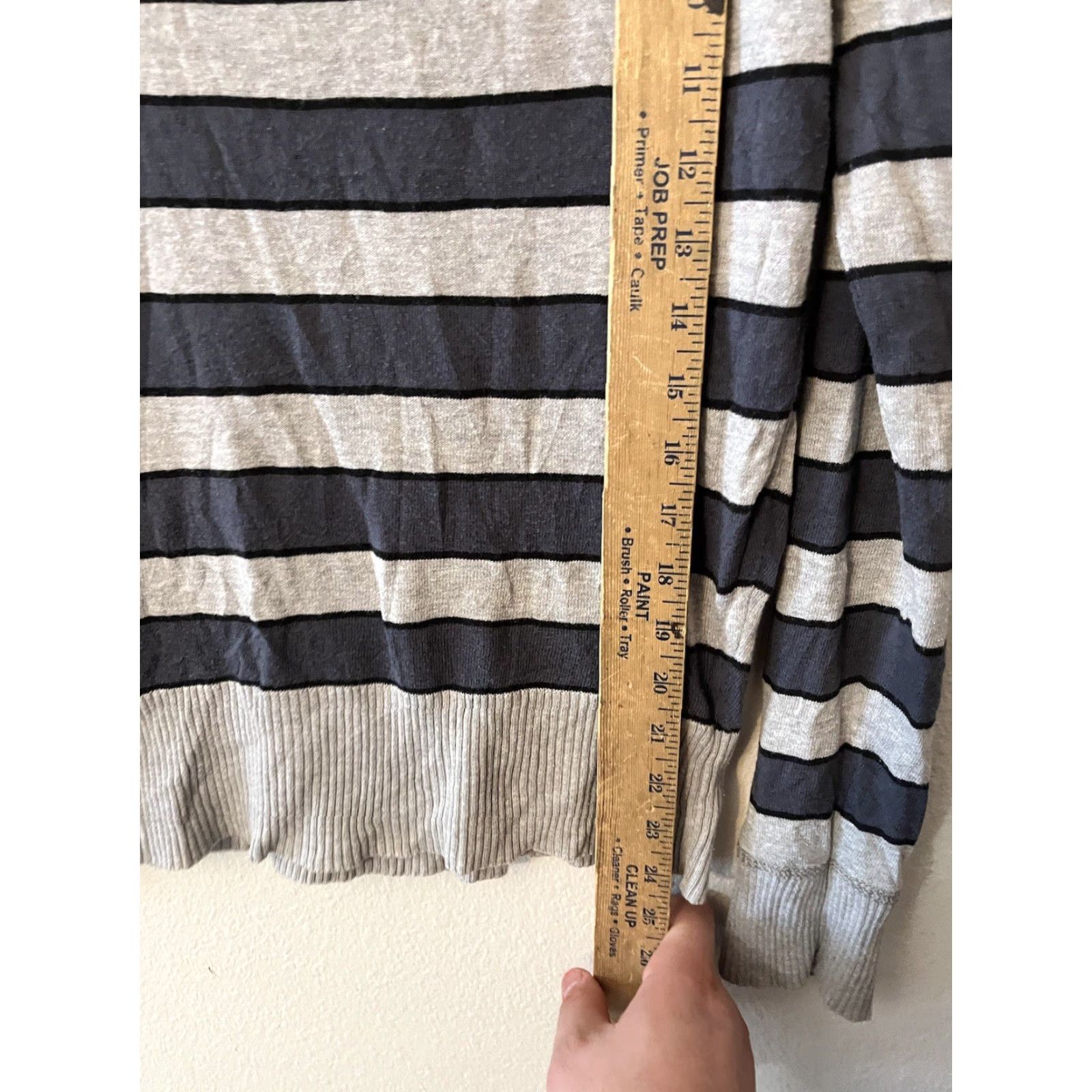 H&M VINTAGE H&M Divided V-Neck Sweater Shirt Women 10 Gray Striped Long Sleeve Pullover Knits 90s Data: Not applicable Size L / US 10 / IT 46 - 5 Thumbnail