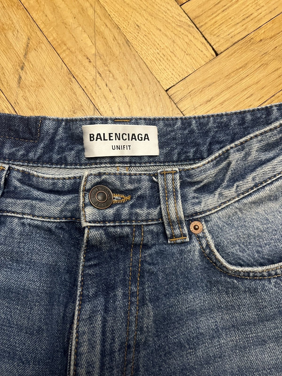 Balenciaga Balenciaga baggy skater distressed jeans Size US 27 - 2 Thumbnail