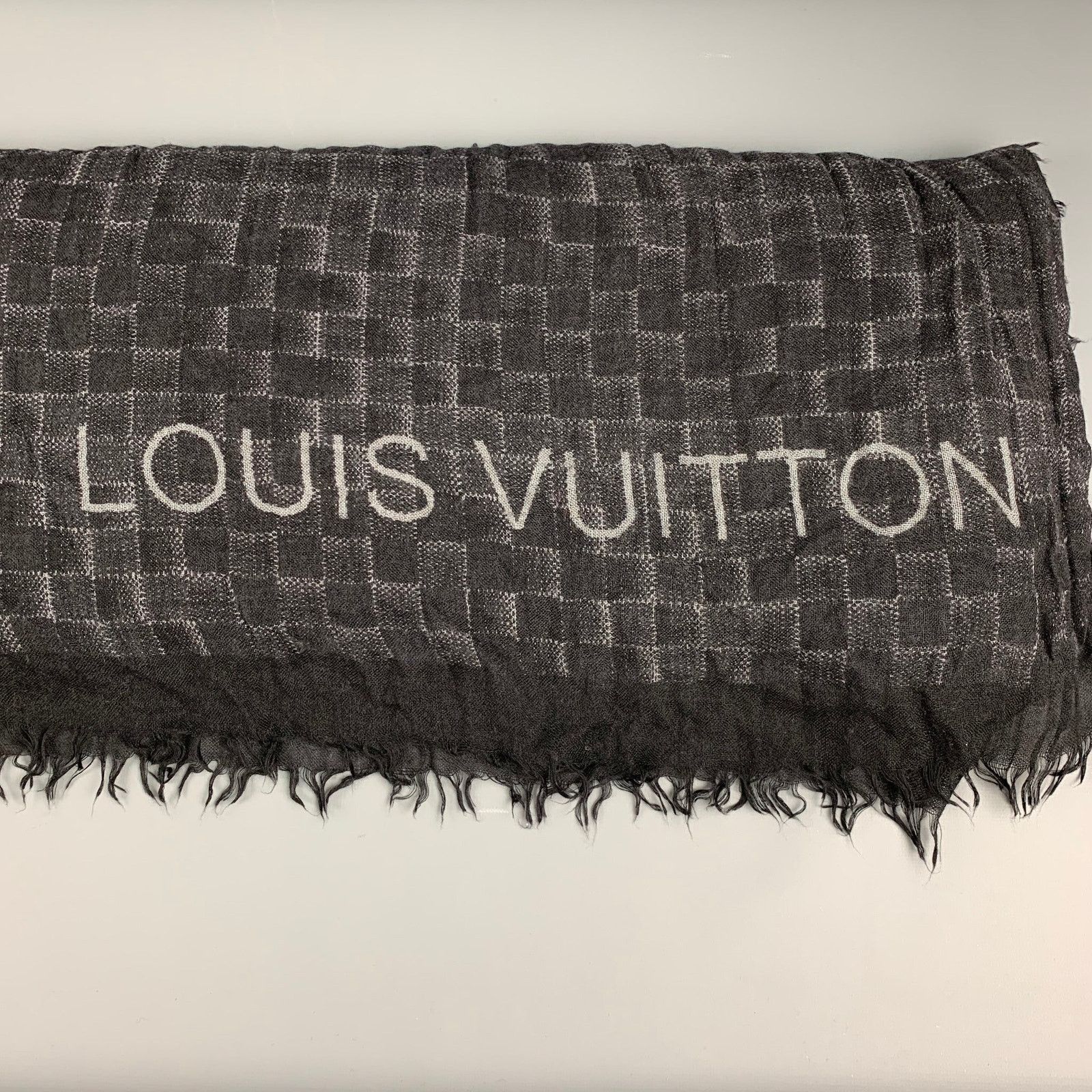 Louis Vuitton LOUIS VUITTON Black Grey Checkered Cashmere Silk Scarves Size ONE SIZE - 2 Thumbnail