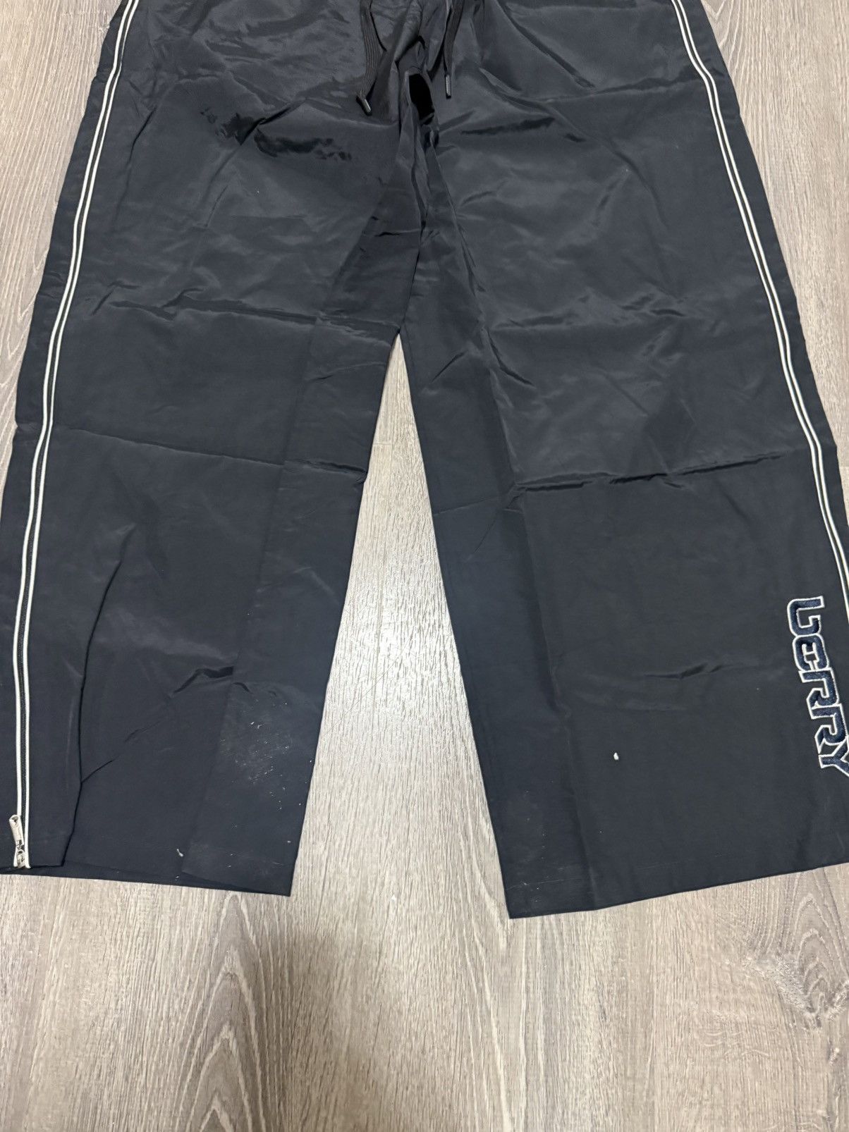 The GV Gallery GV Gallery Raspberry Hills D Will Sweats Size Medium Size US 33 - 3 Thumbnail
